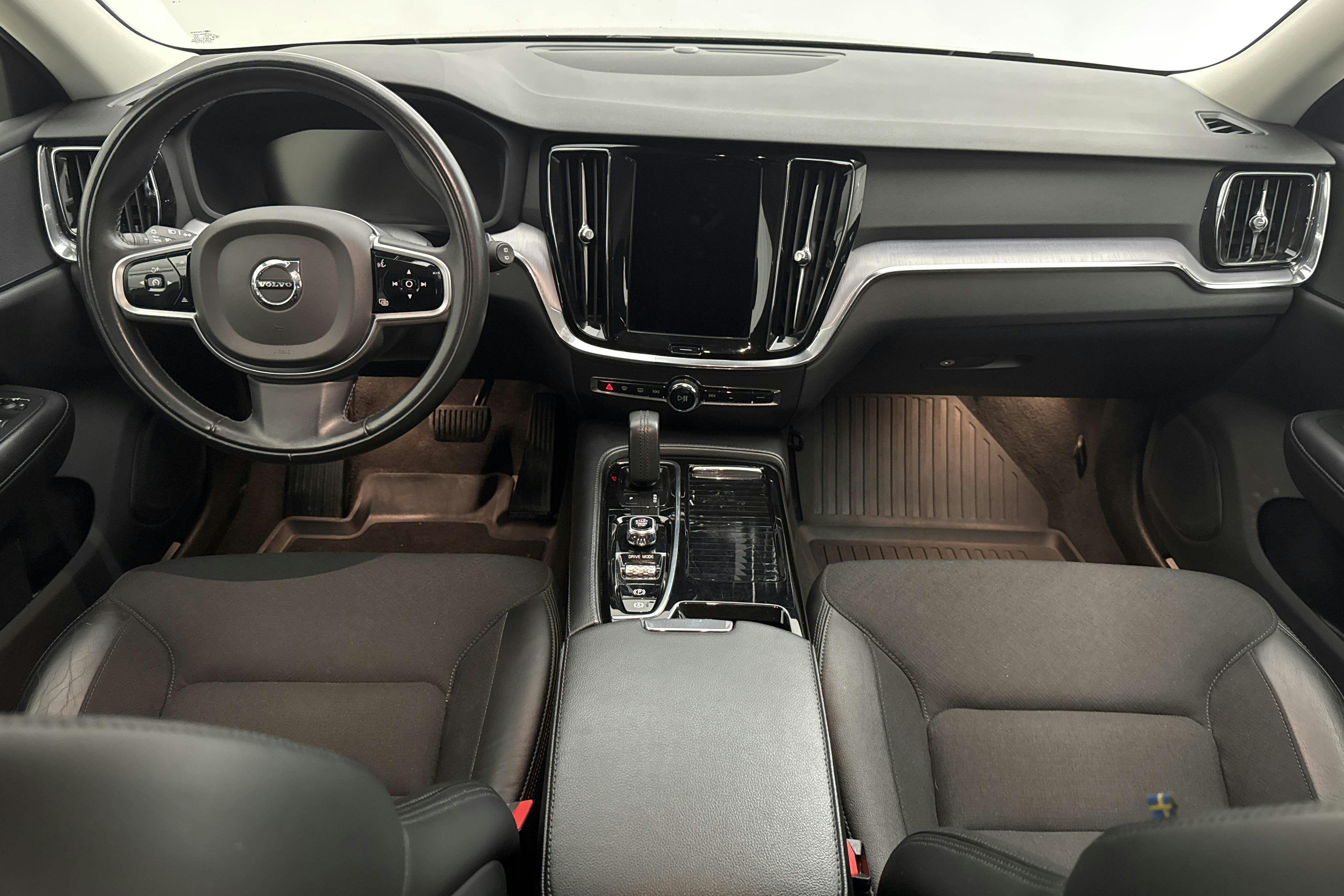 Volvo V60 T6 AWD Recharge (340hk) - 10 356 mil - Automat - svart - 2021