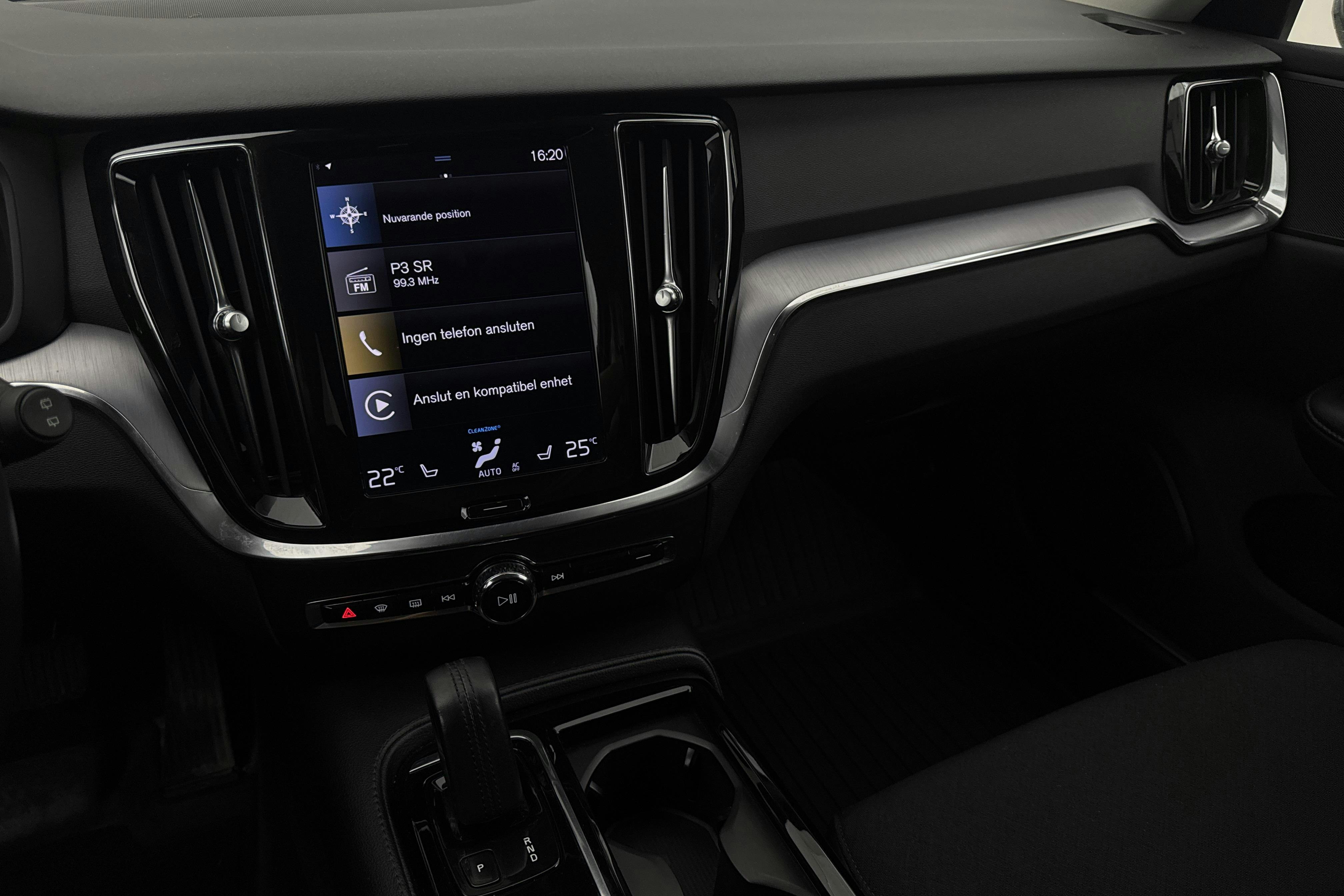 Volvo V60 T6 AWD Recharge (340hk) - 10 356 mil - Automat - svart - 2021