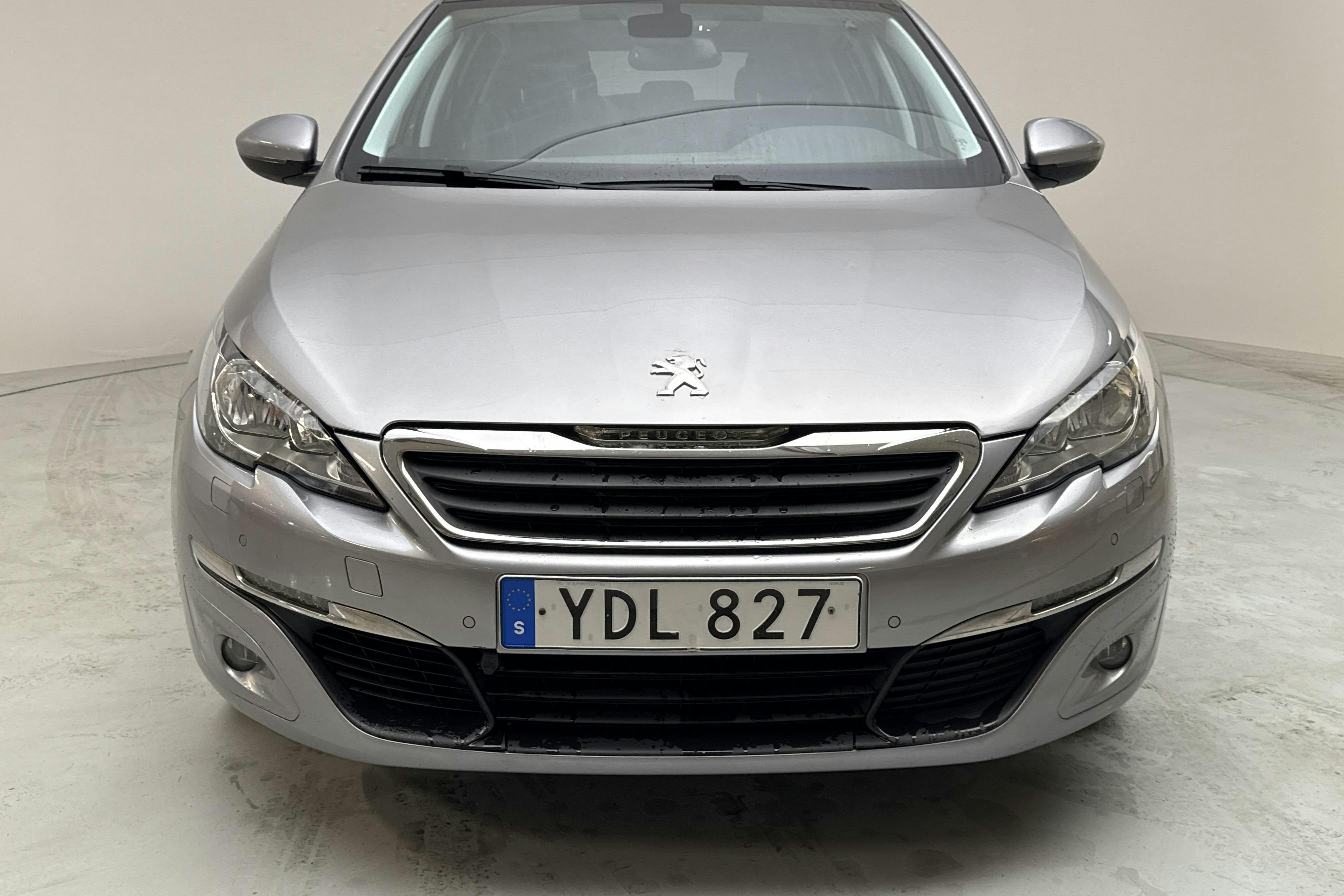 Peugeot 308 PureTech 5dr (130hk) - 11 109 mil - Manuell - grå - 2016