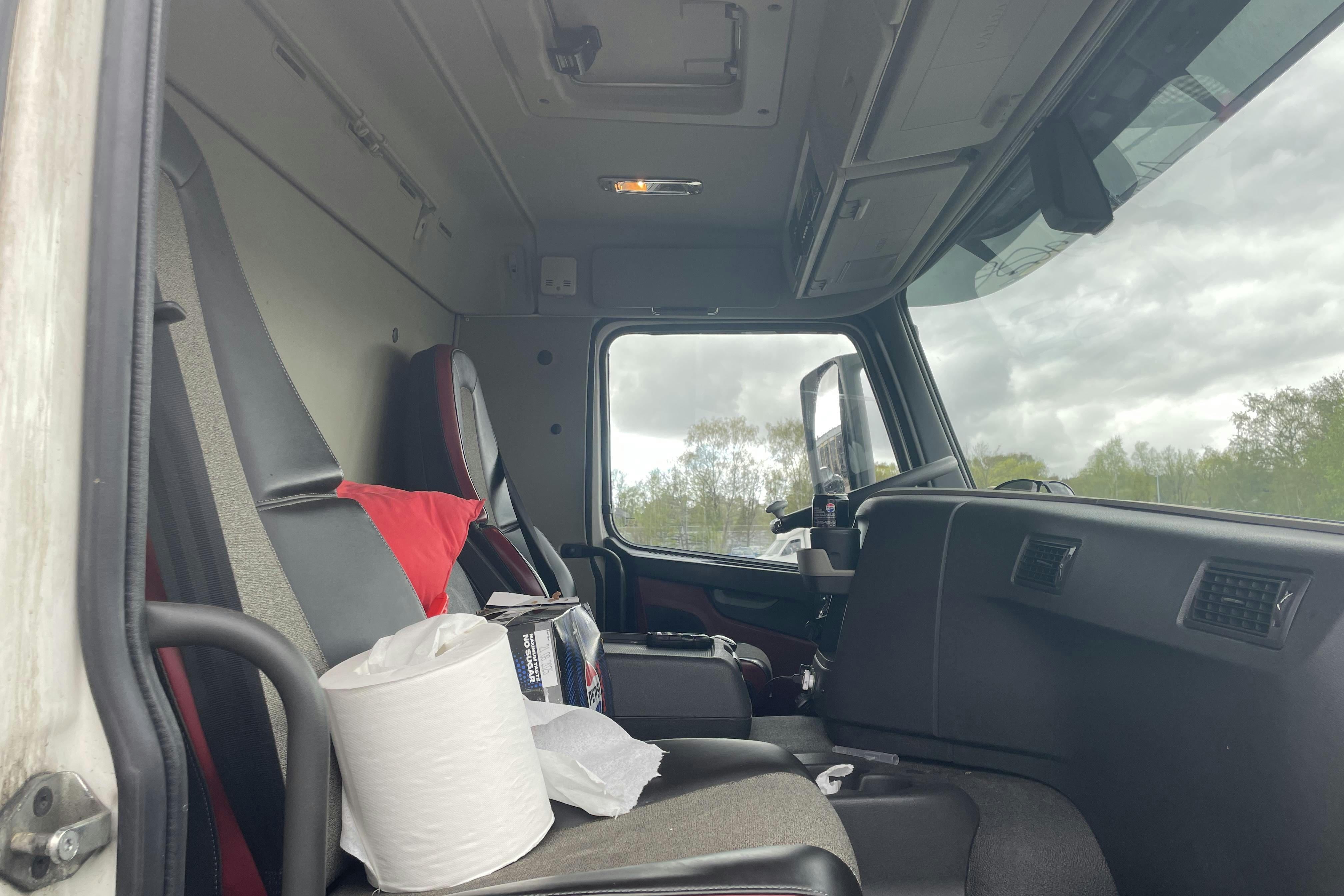 VOLVO FM330 - 486 966 km - Automaattinen - valkoinen - 2019