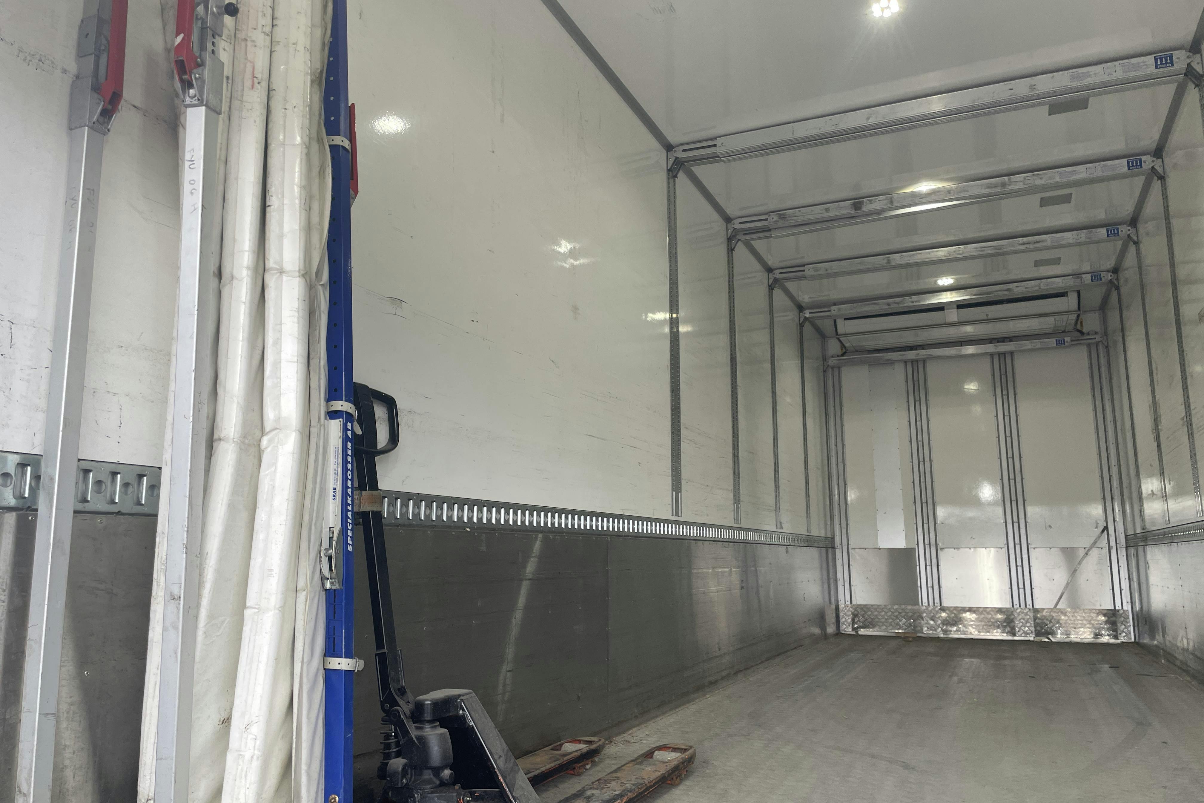VOLVO FM330 - 486 966 km - Automaattinen - valkoinen - 2019