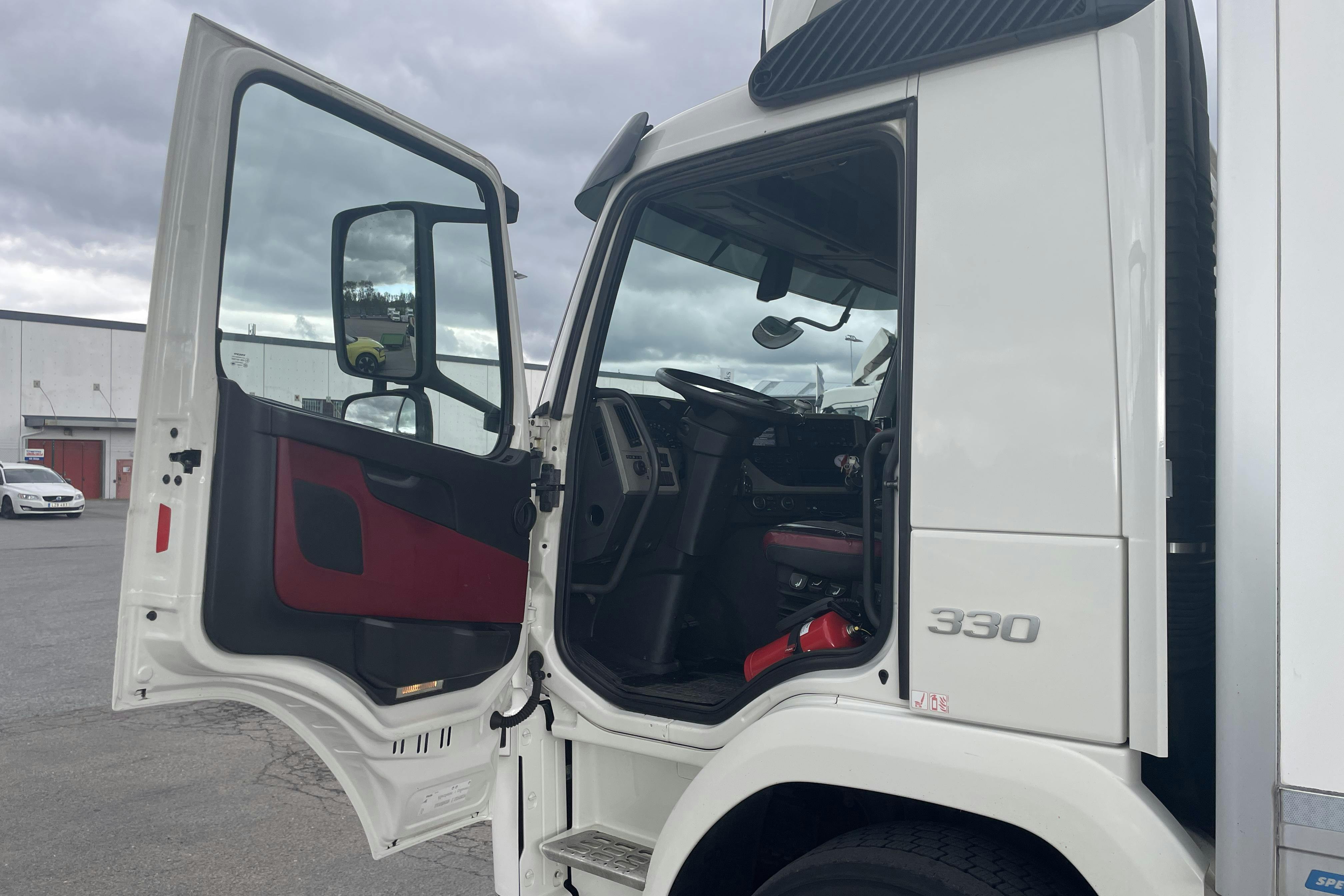 VOLVO FM330 - 486 966 km - Automaattinen - valkoinen - 2019