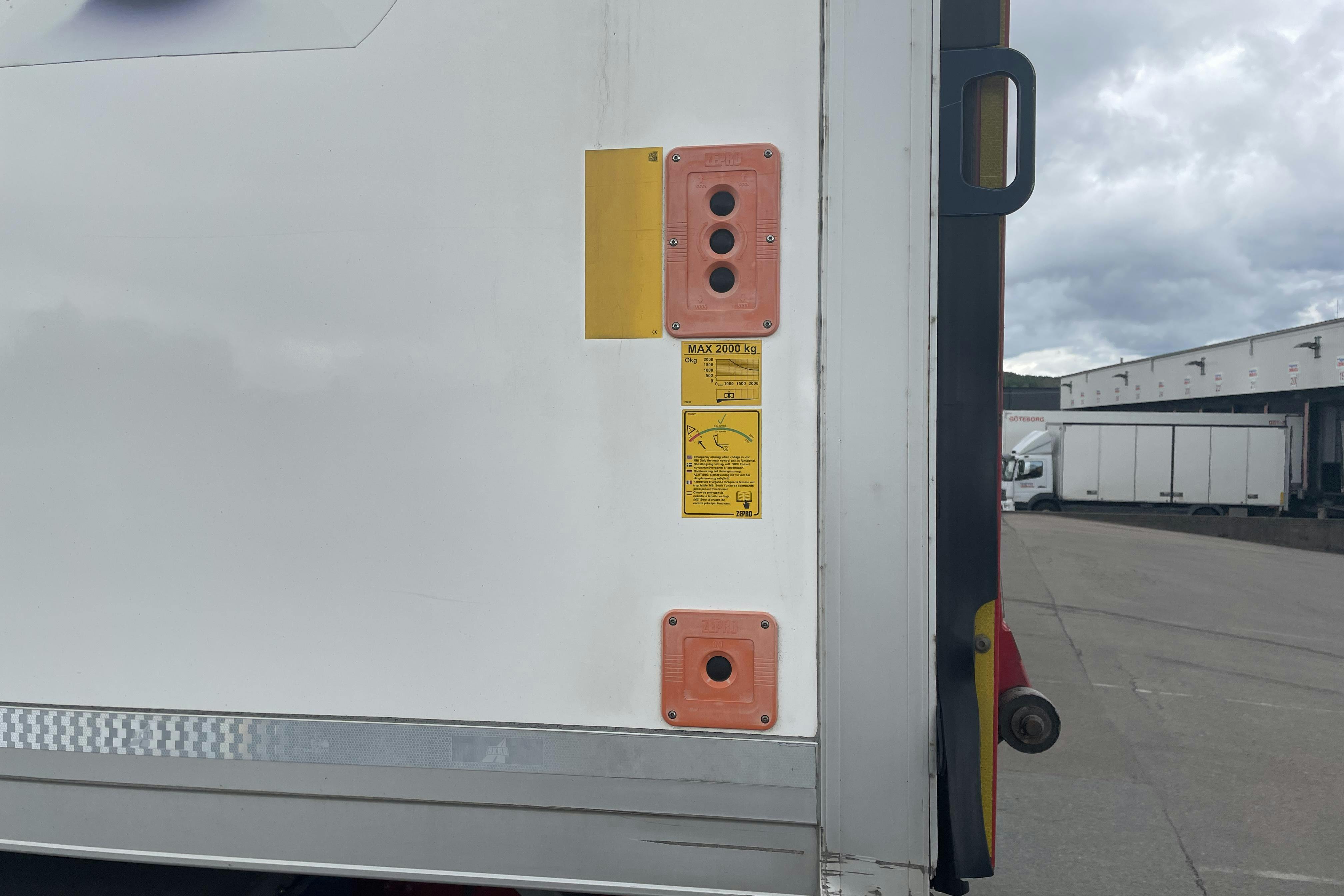 VOLVO FM330 - 486 966 km - Automaattinen - valkoinen - 2019