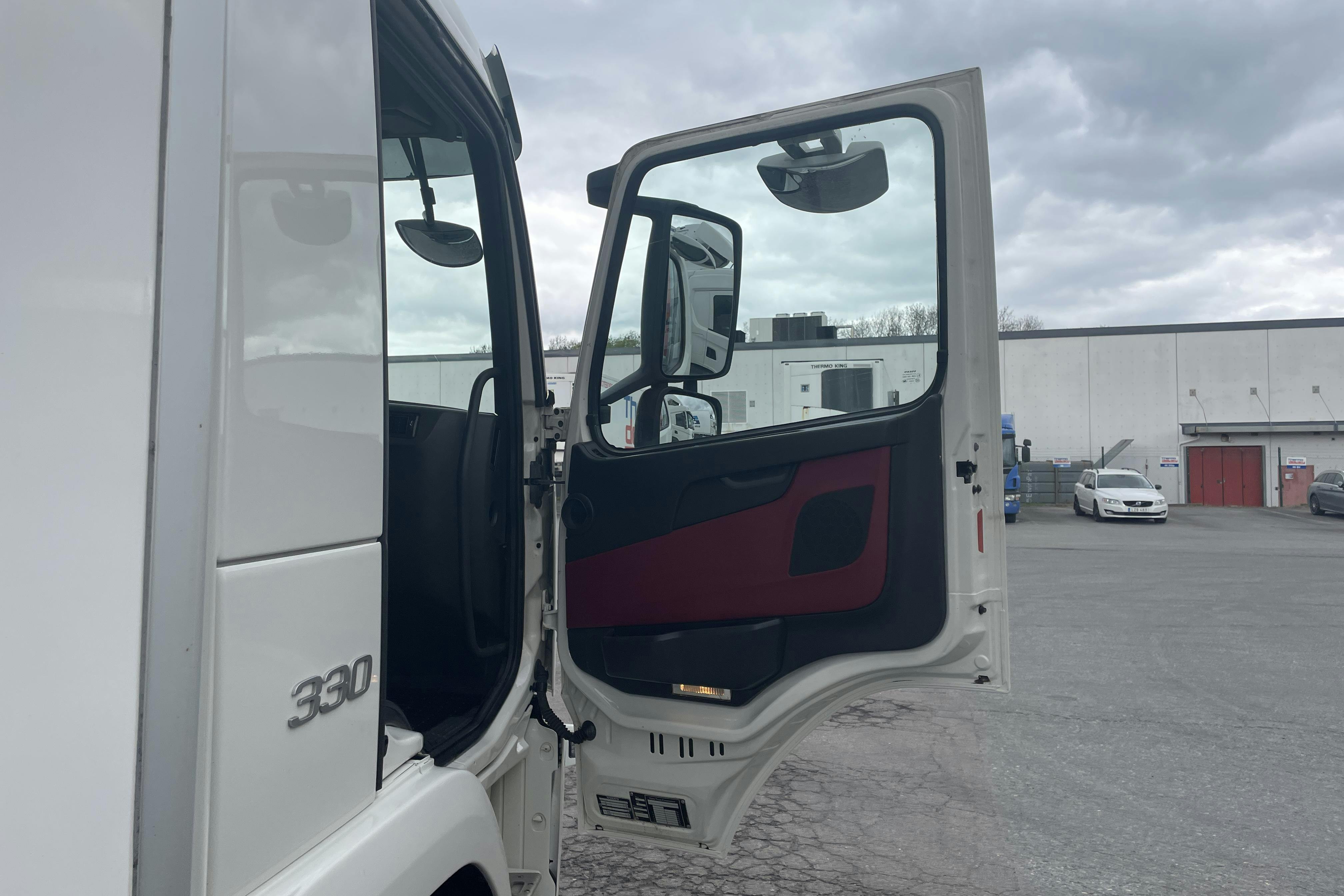 VOLVO FM330 - 486 966 km - Automaattinen - valkoinen - 2019