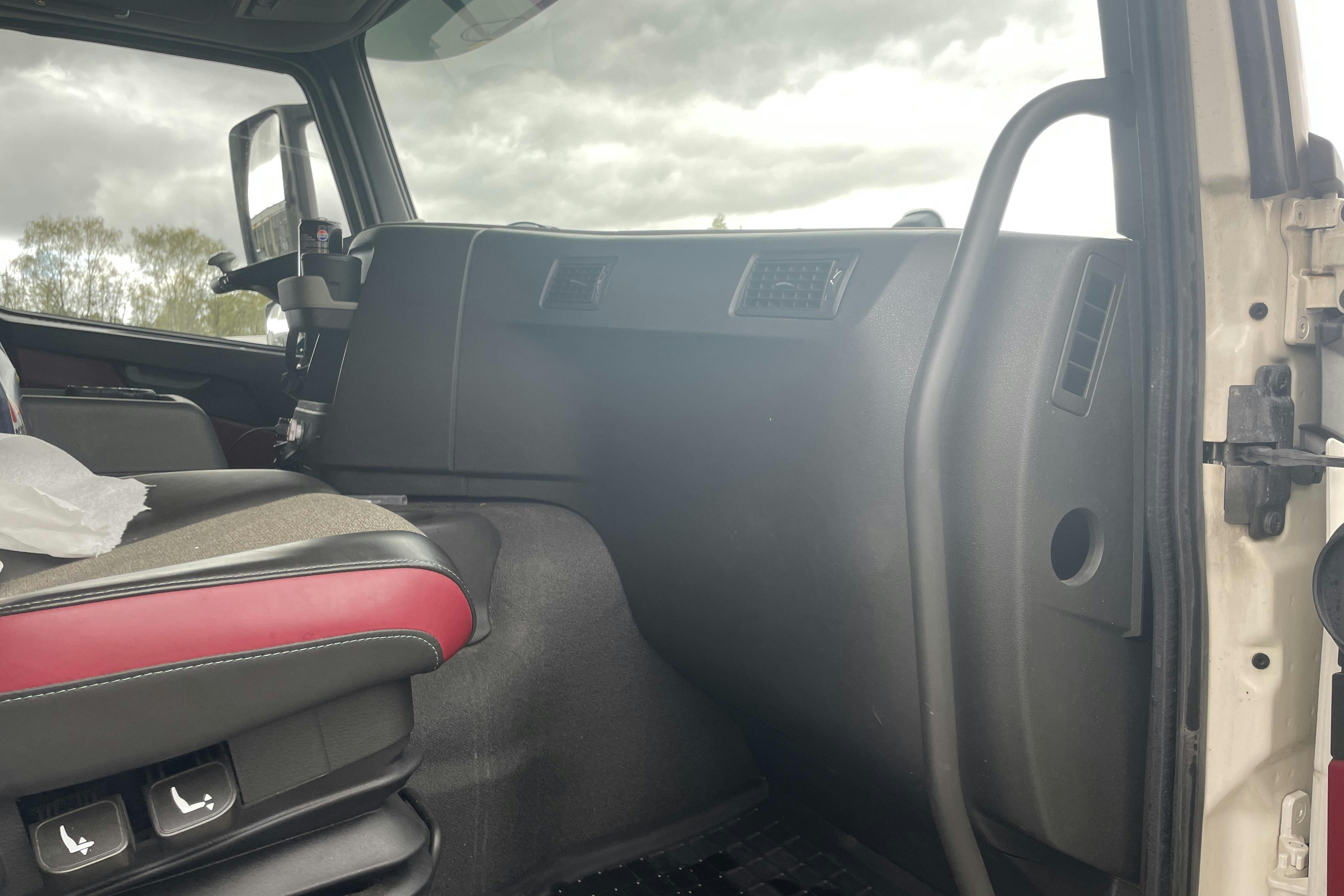 VOLVO FM330 - 486 966 km - Automaattinen - valkoinen - 2019