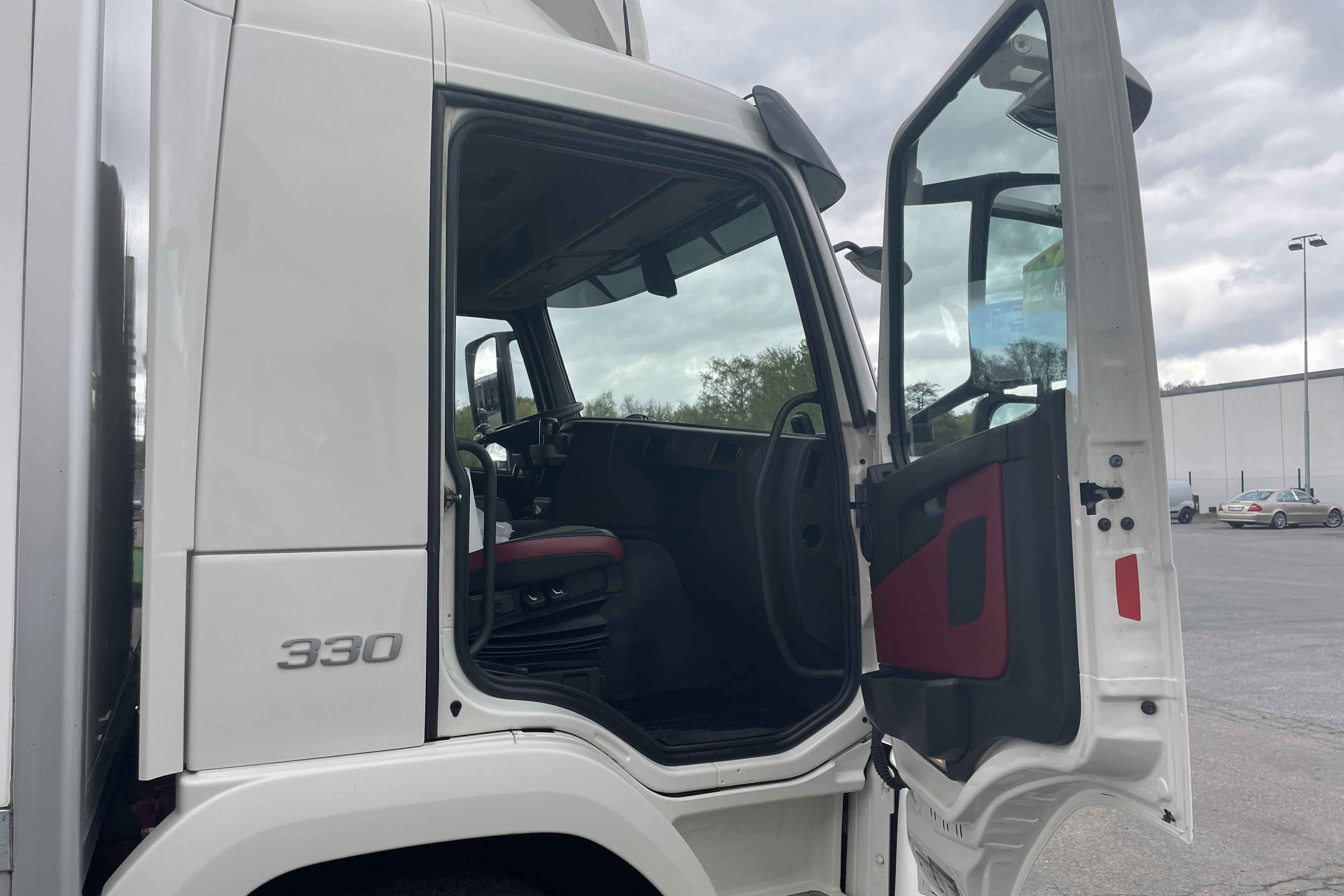 VOLVO FM330 - 486 966 km - Automaattinen - valkoinen - 2019