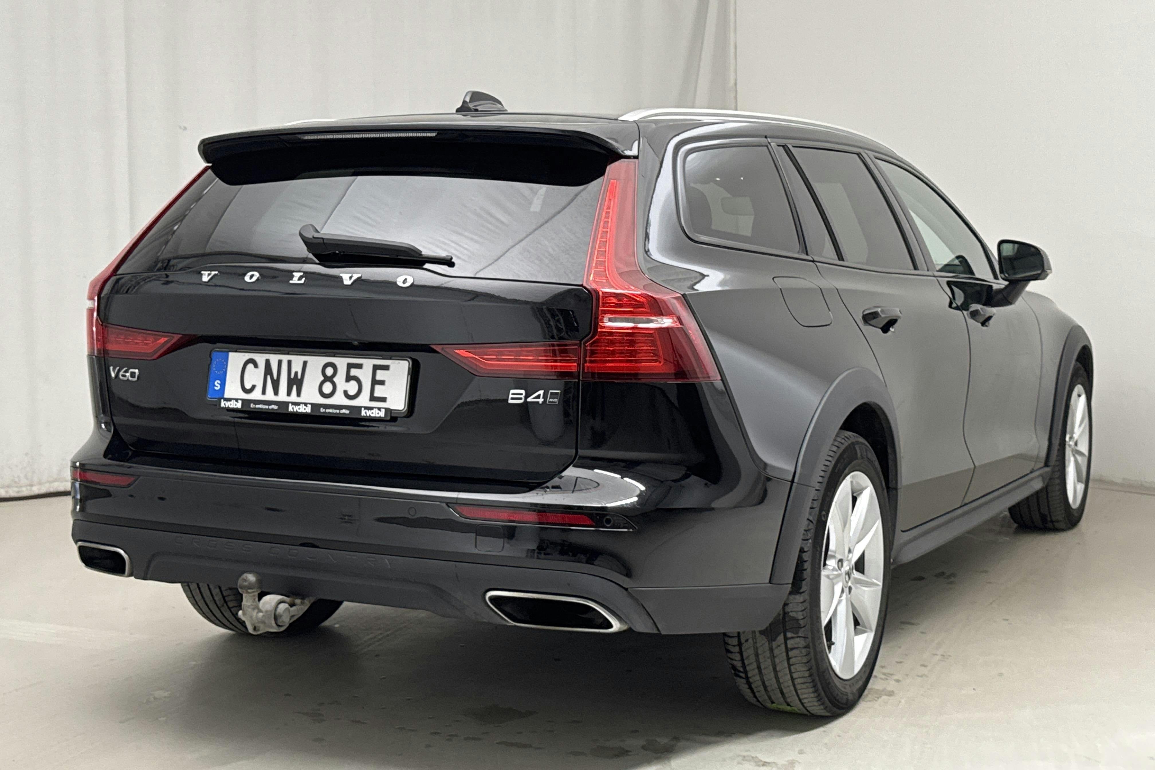 Volvo V60 B4 Cross Country AWD Mildhybrid, Diesel (197hk) - 11 276 mil - Automat - svart - 2022