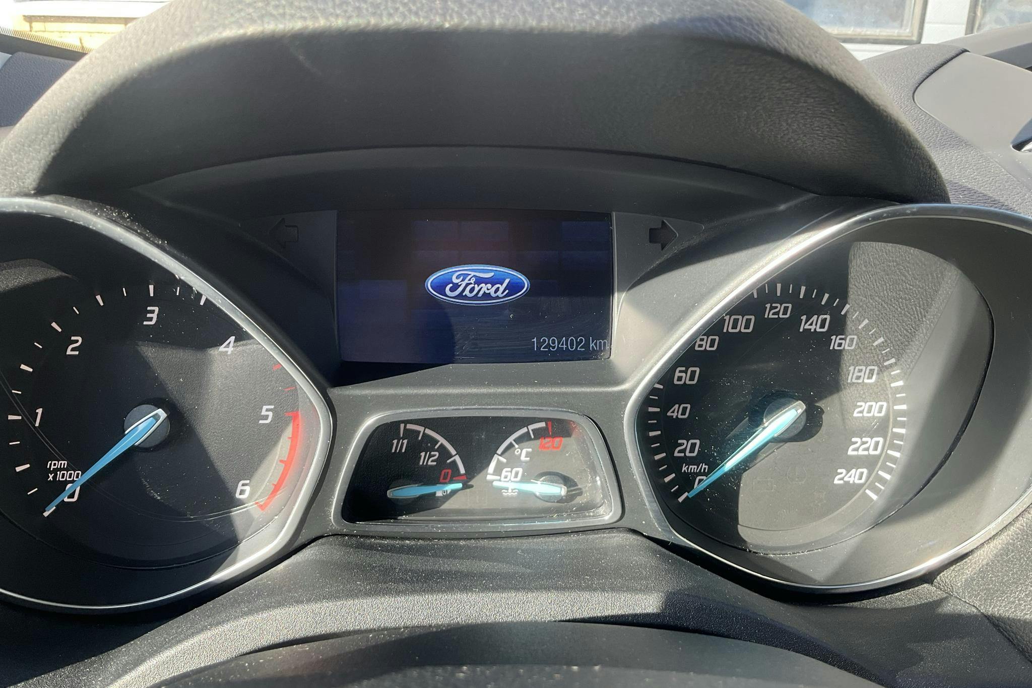Ford Kuga 2.0 TDCi 4WD (140hk) - 129 400 km - Automatic - white - 2014