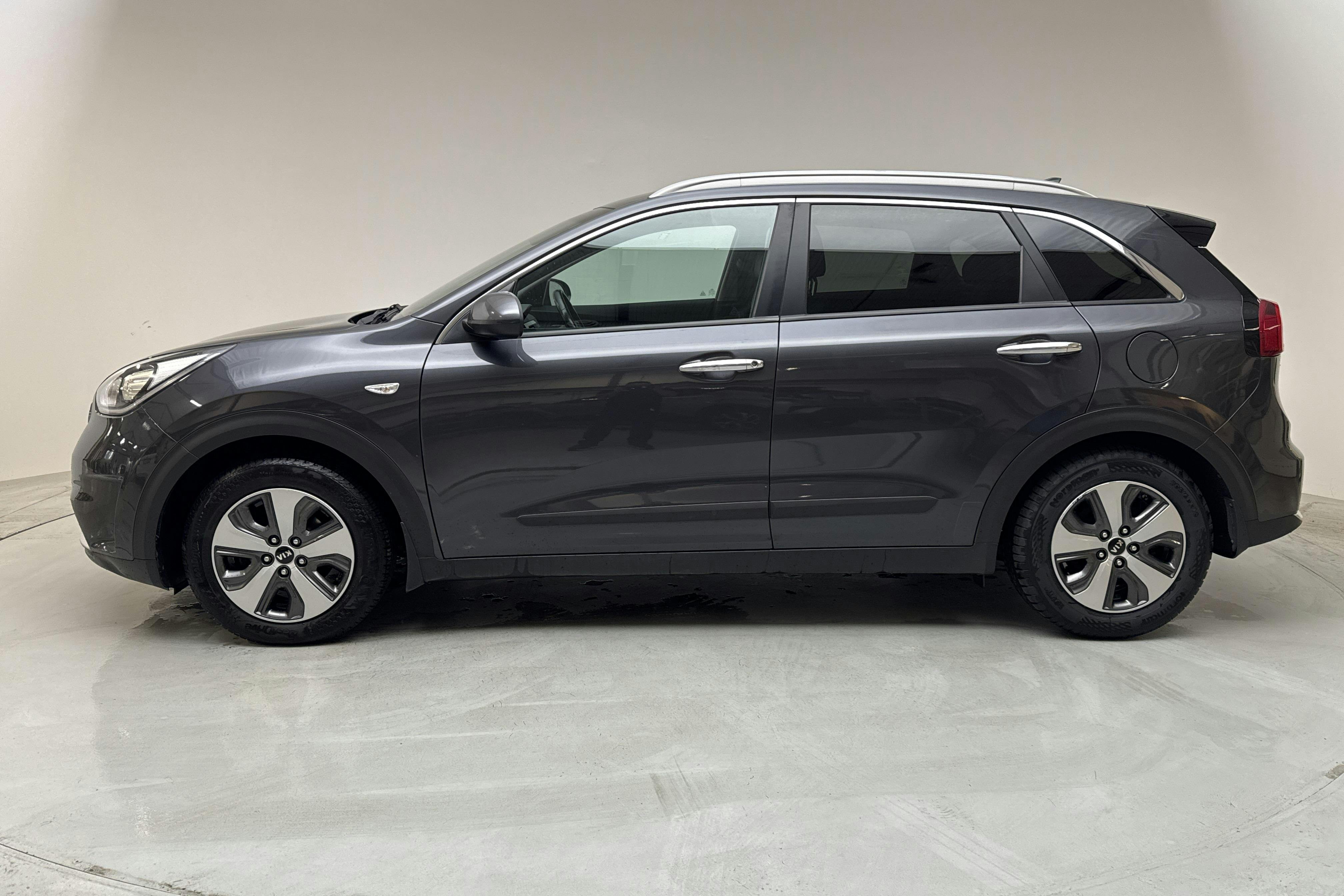 KIA Niro Hybrid 1.6 (141hk) - 17 880 mil - Automat - grå - 2018