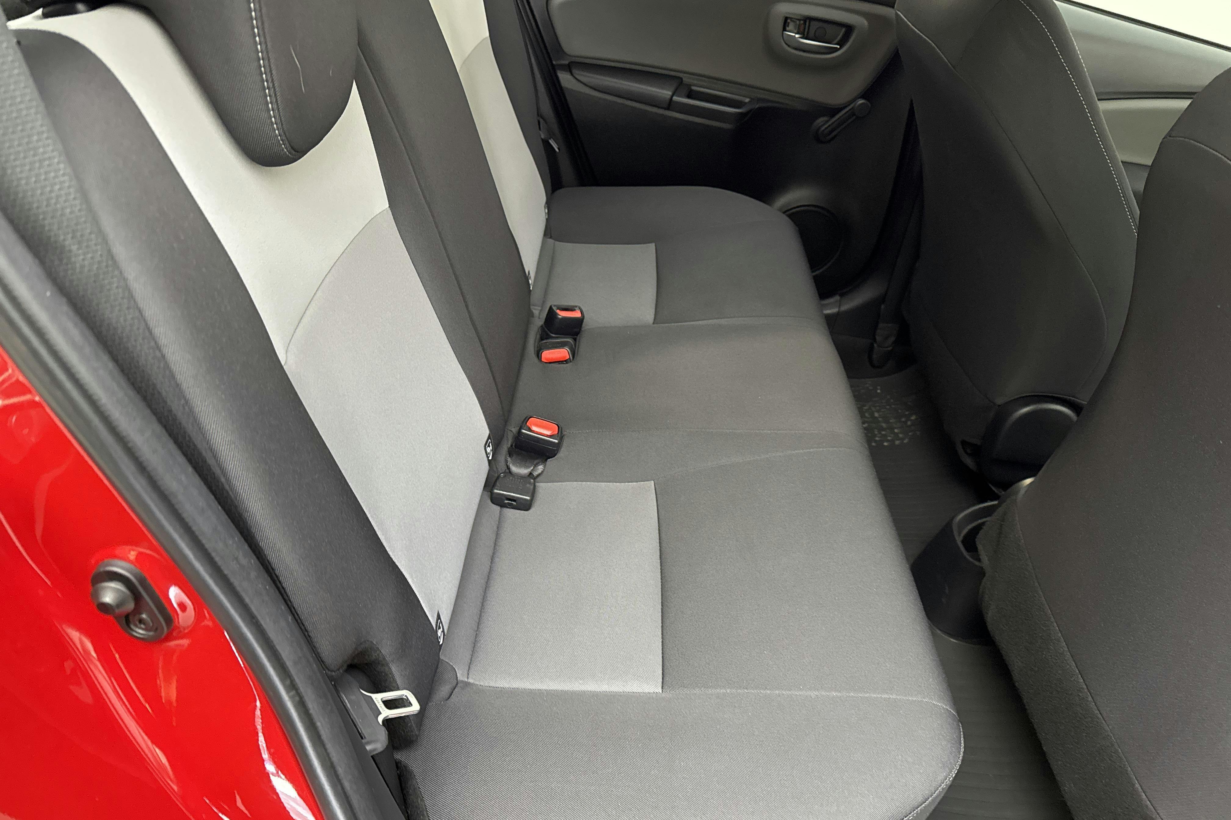 Toyota Yaris 1.5 5dr (111hk) - 62 510 km - Manual - red - 2018
