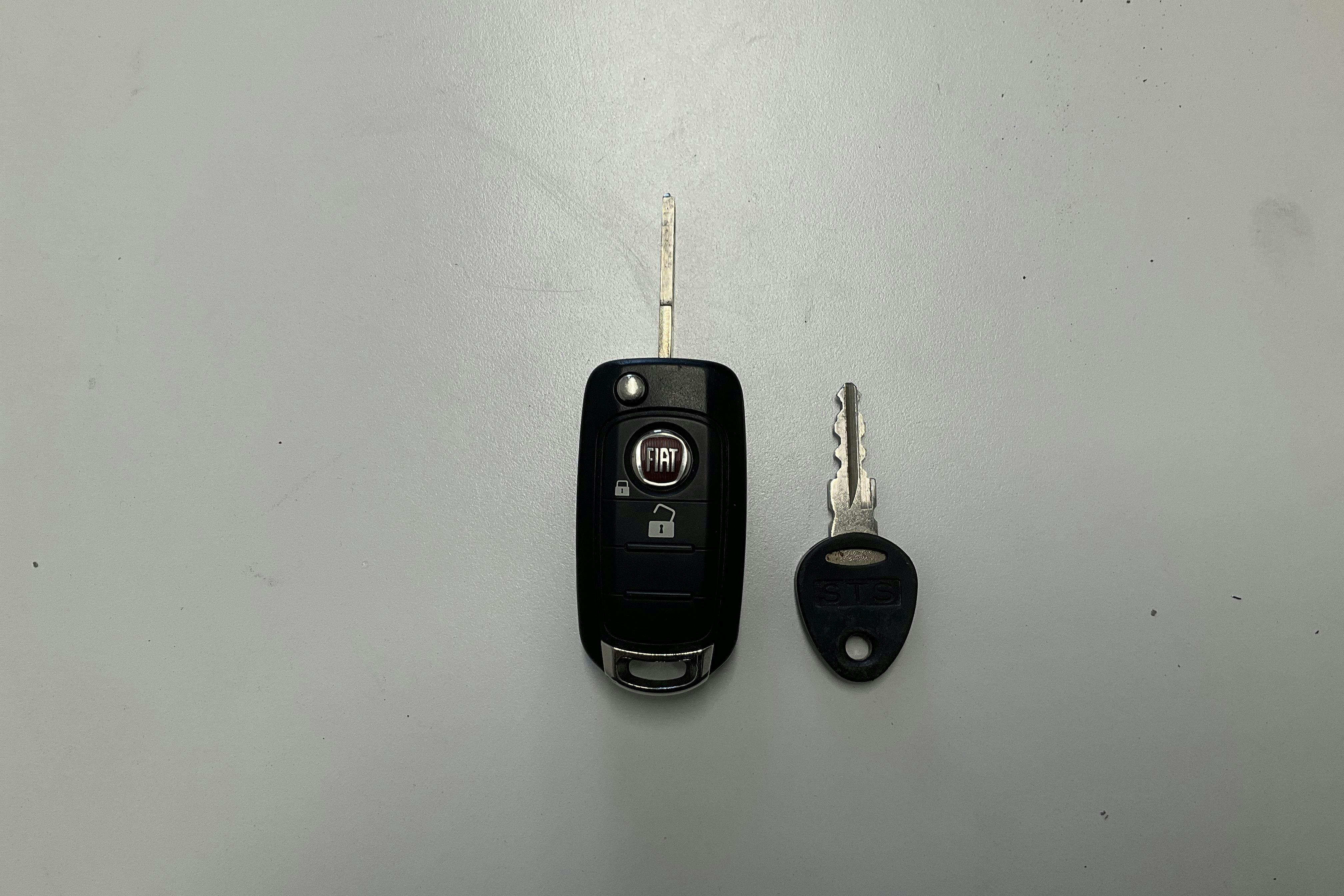 FIAT Carado A464 Husbil - 31 590 km - Käsitsi - valge - 2023