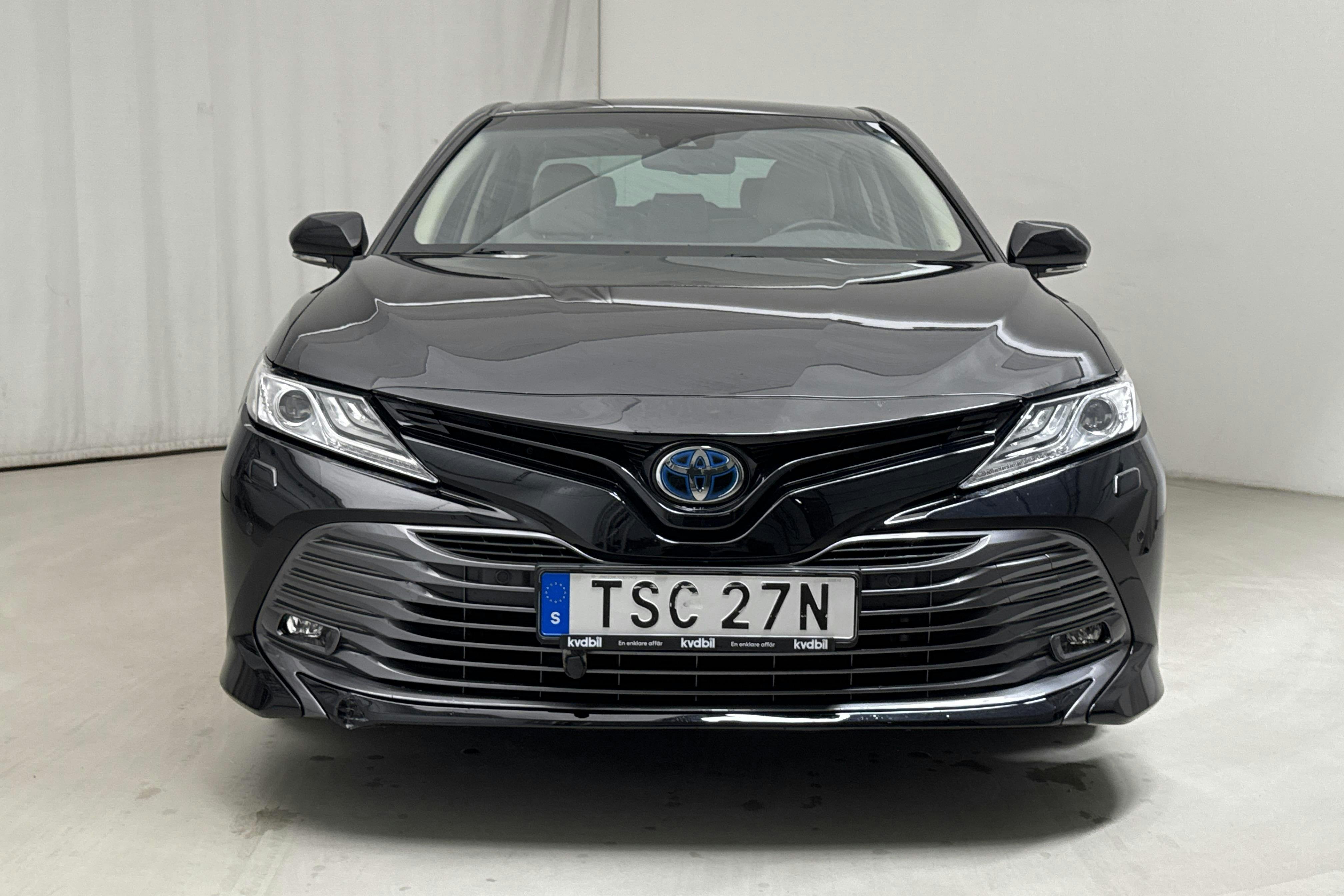 Toyota Camry 2.5 Hybrid (218hk) - 3 829 mil - Automat - svart - 2020