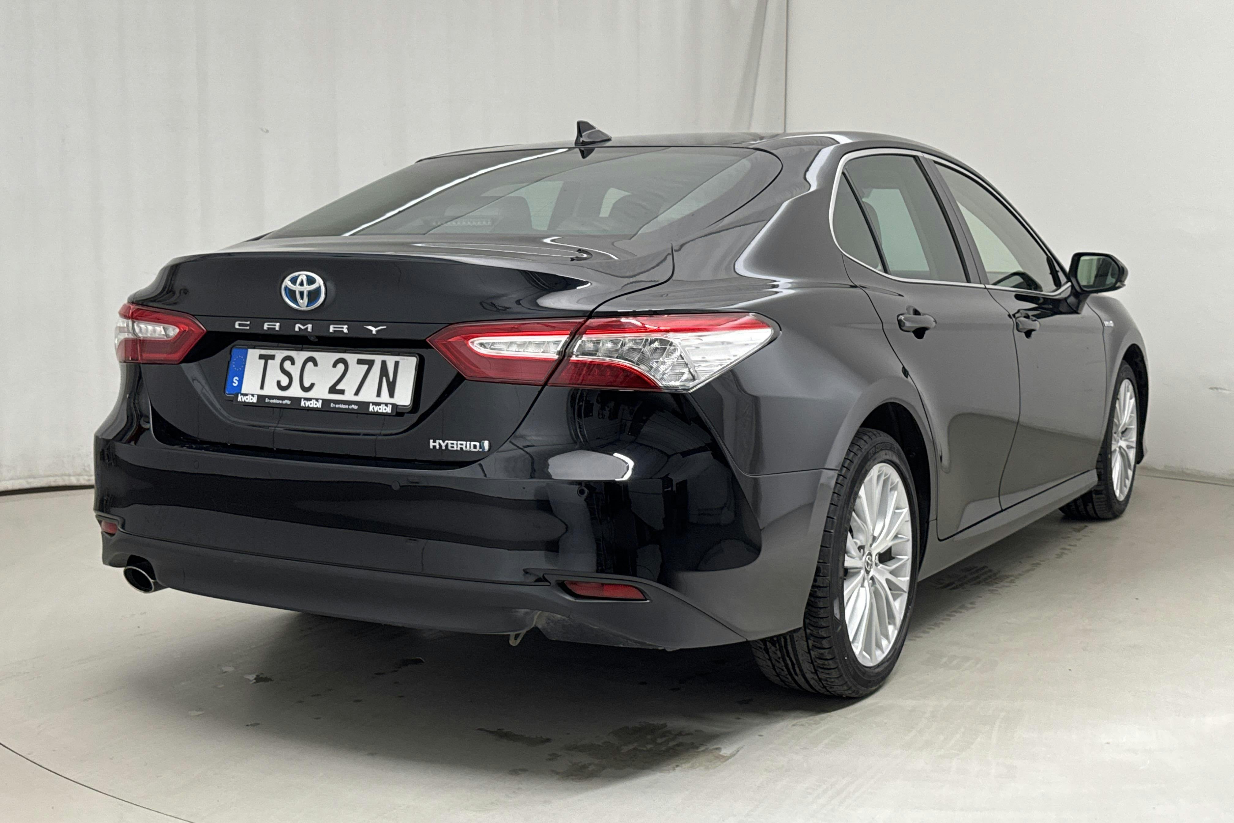 Toyota Camry 2.5 Hybrid (218hk) - 3 829 mil - Automat - svart - 2020
