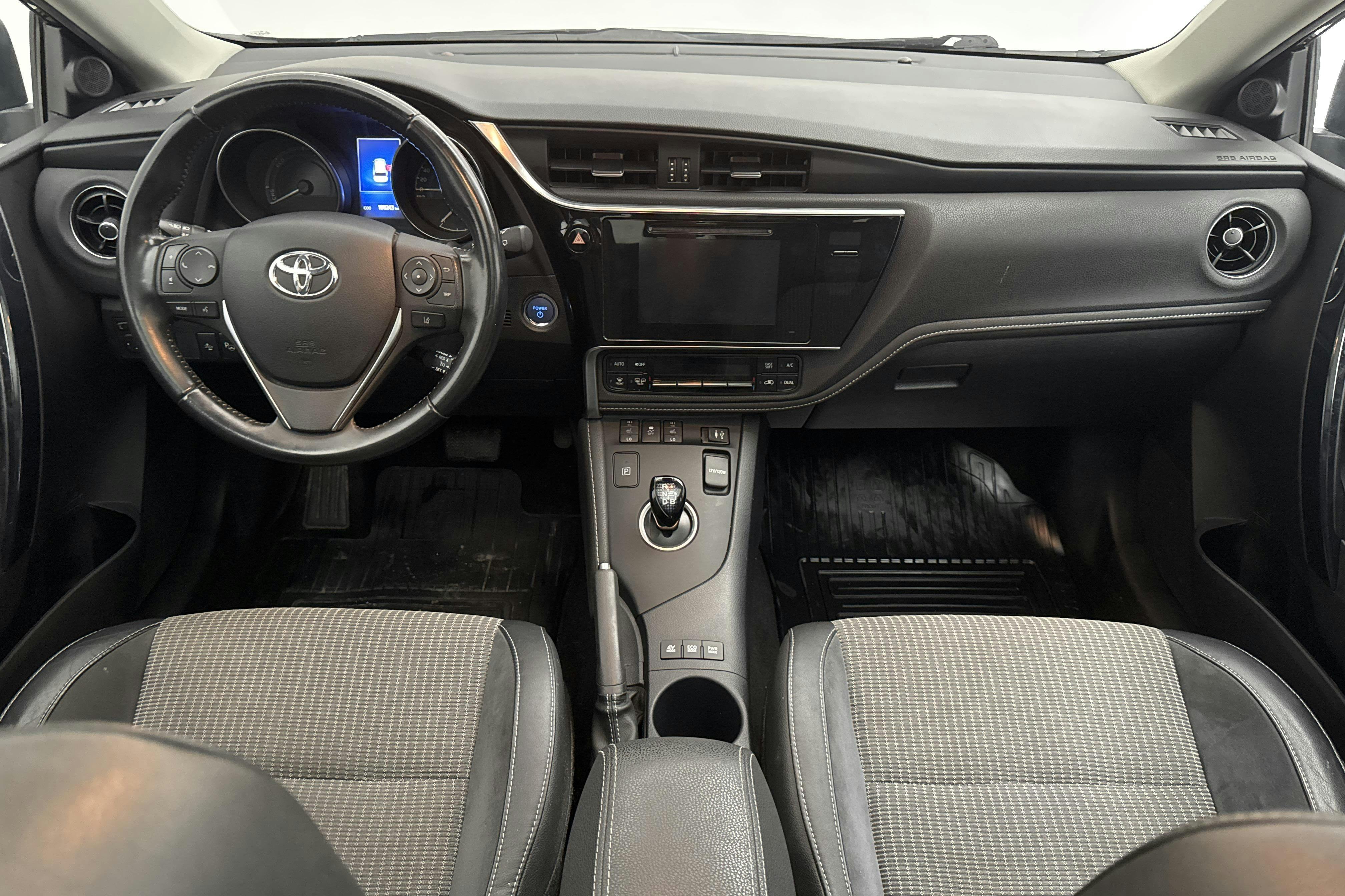 Toyota Auris 1.8 HSD Touring Sports (99hk) - 109 240 km - Automatic - black - 2016