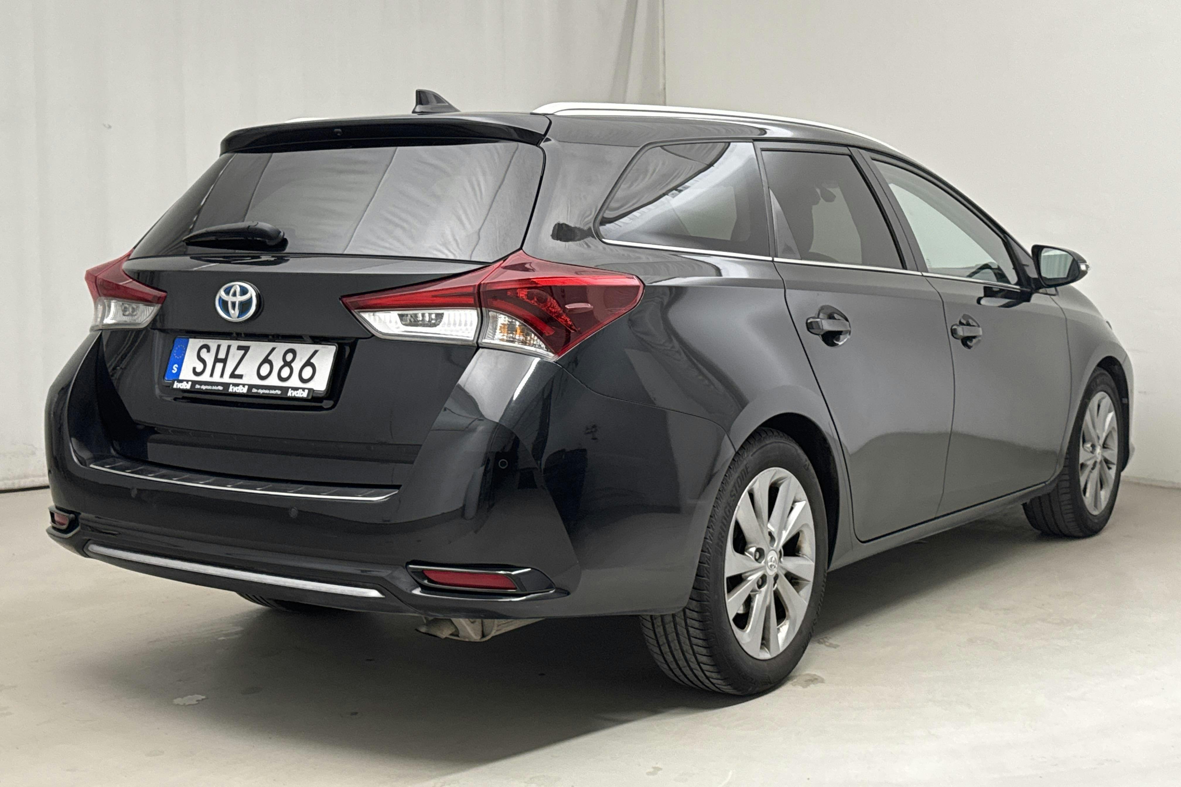 Toyota Auris 1.8 HSD Touring Sports (99hk) - 109 240 km - Automatic - black - 2016