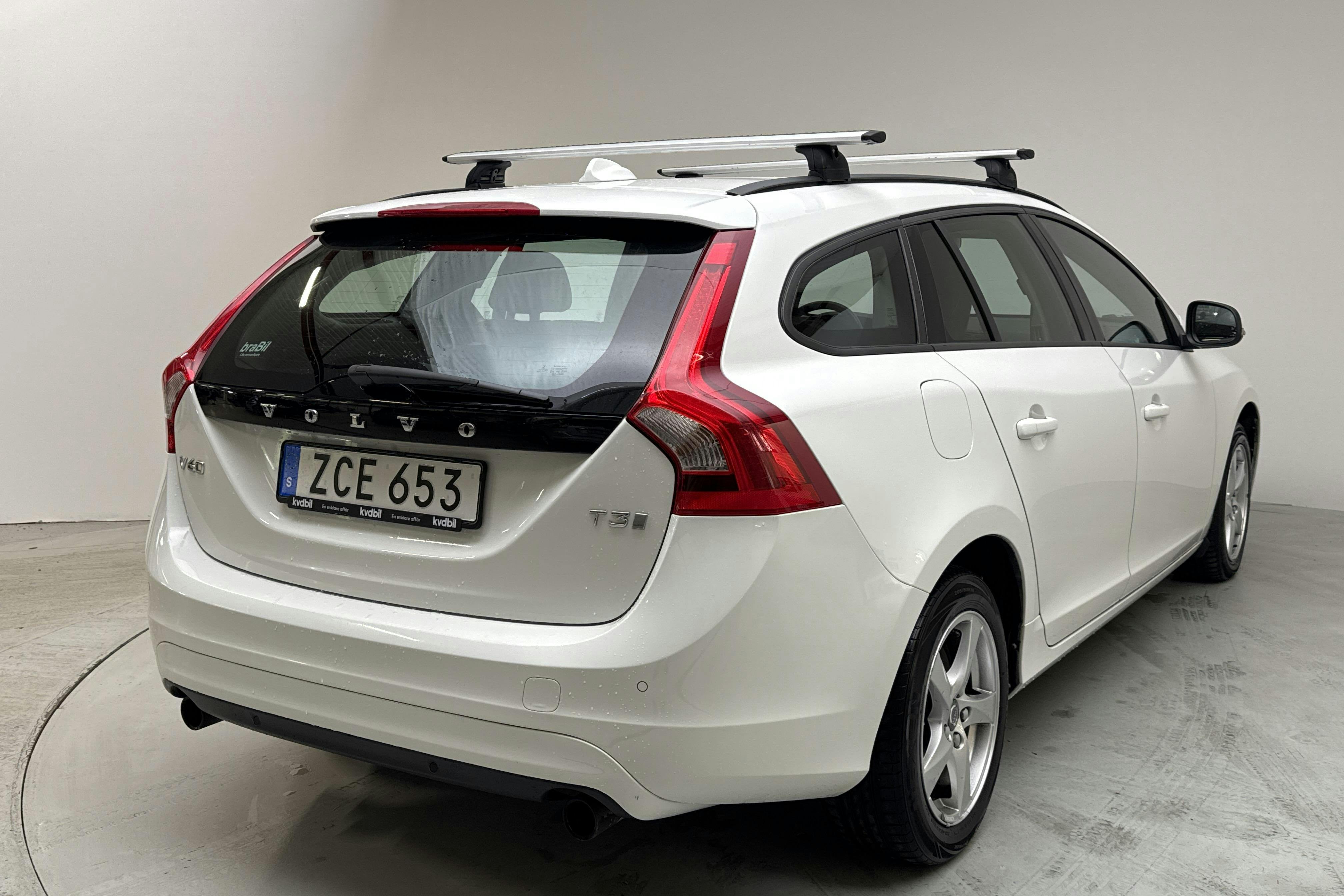 Volvo V60 T3 (152hk) - 12 829 mil - Automat - vit - 2018