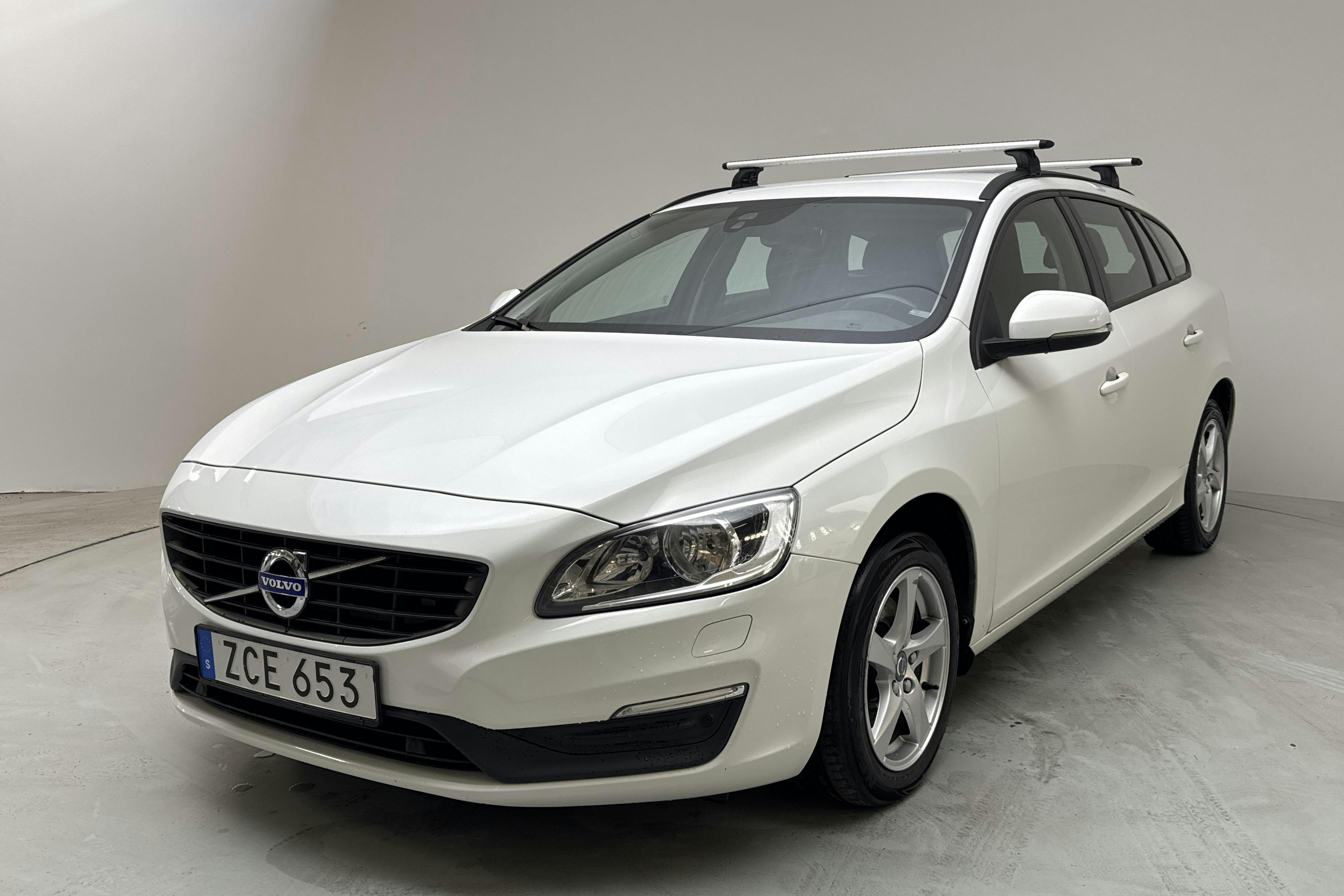 Volvo V60 T3 (152hk) - 128 290 km - Automaatne - valge - 2018
