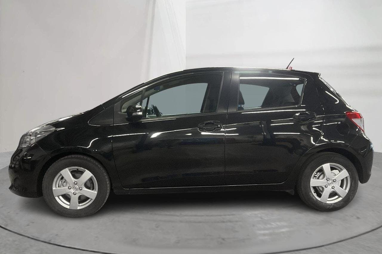 Toyota Yaris 1.33 5dr (100hk) - 18 573 mil - Manuell - svart - 2013
