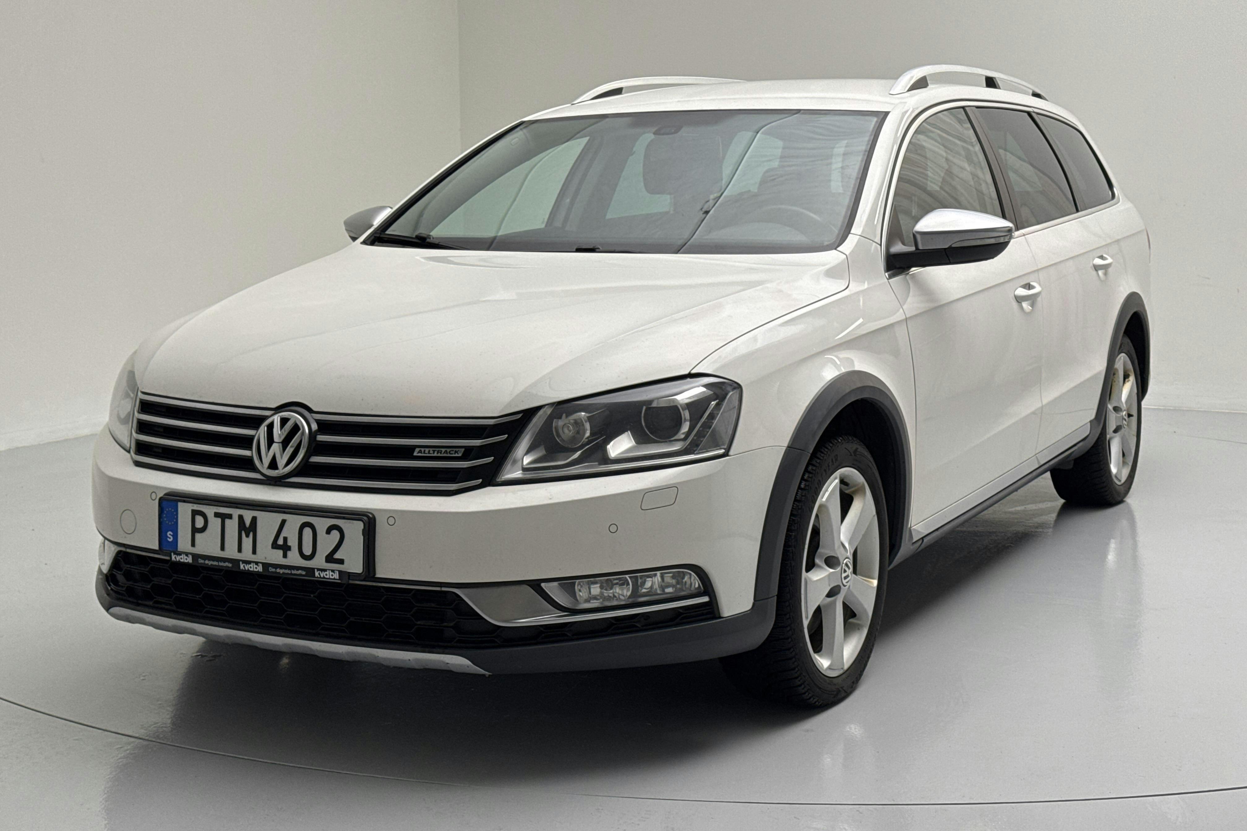 VW Passat Alltrack 2.0 TDI BlueMotion Technology 4Motion (177hk) - 19 347 mil - Automat - vit - 2014
