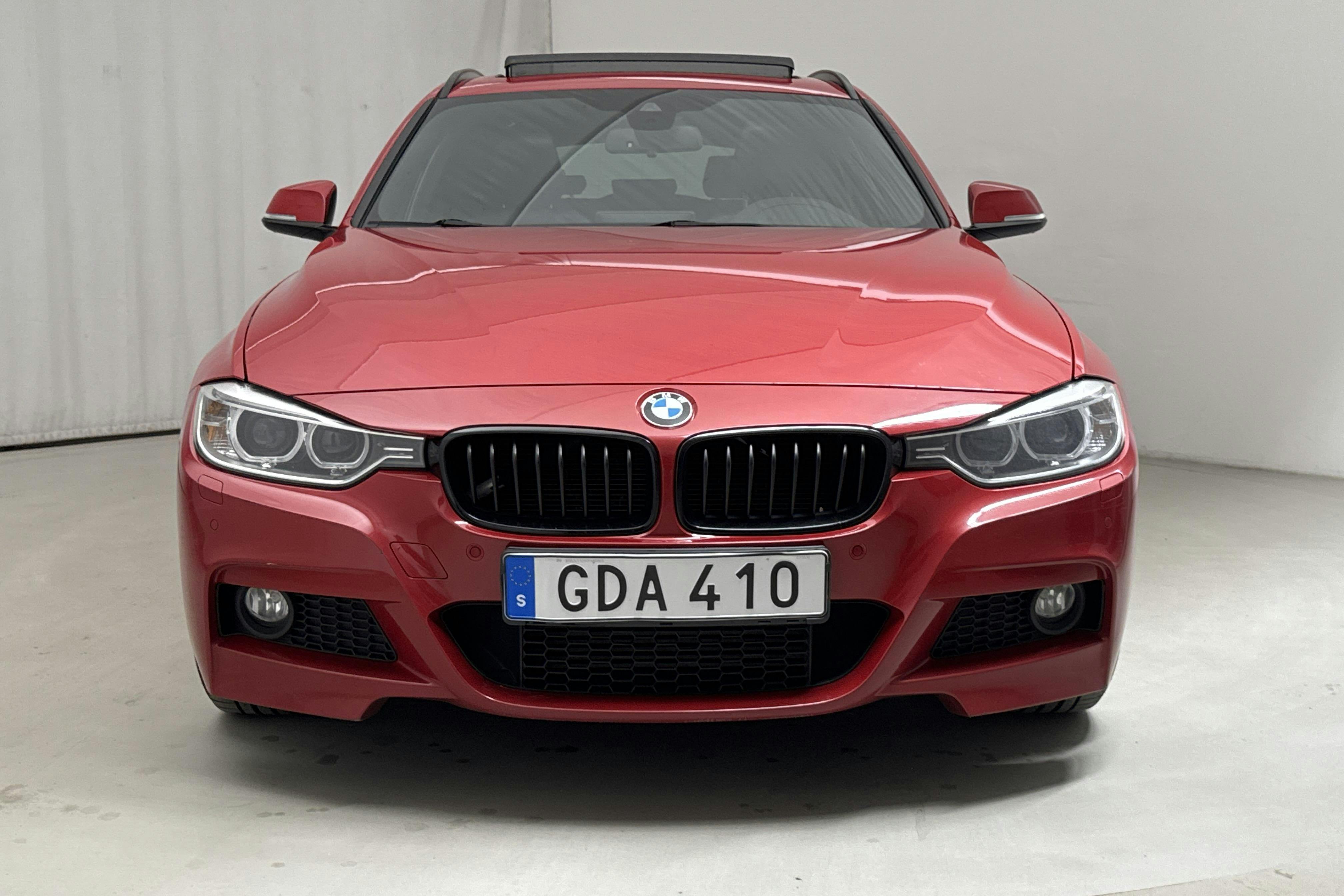 BMW 330d Touring, F31 (258hk) - 149 420 km - Automatic - red - 2013
