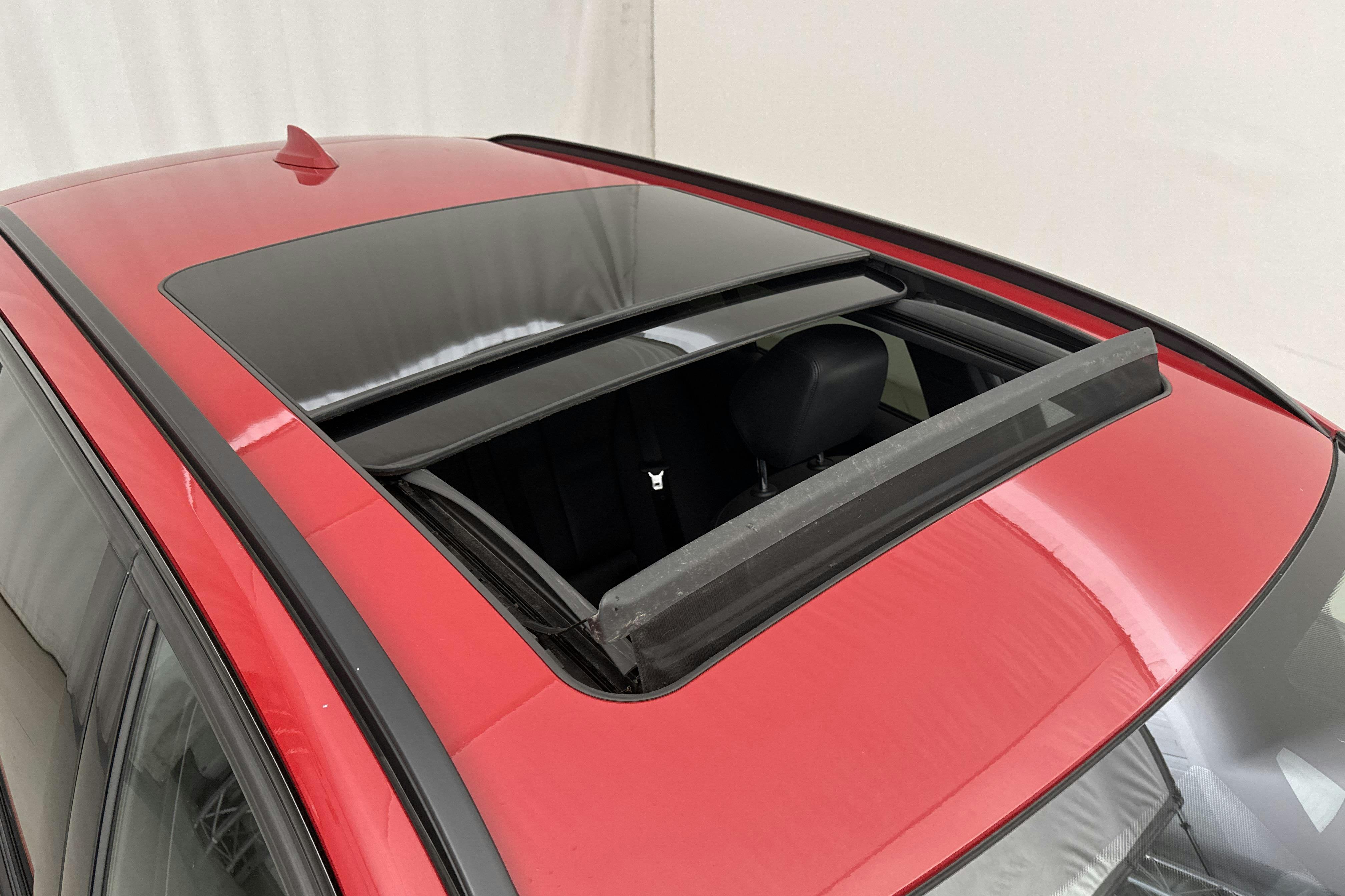 BMW 330d Touring, F31 (258hk) - 149 420 km - Automatic - red - 2013