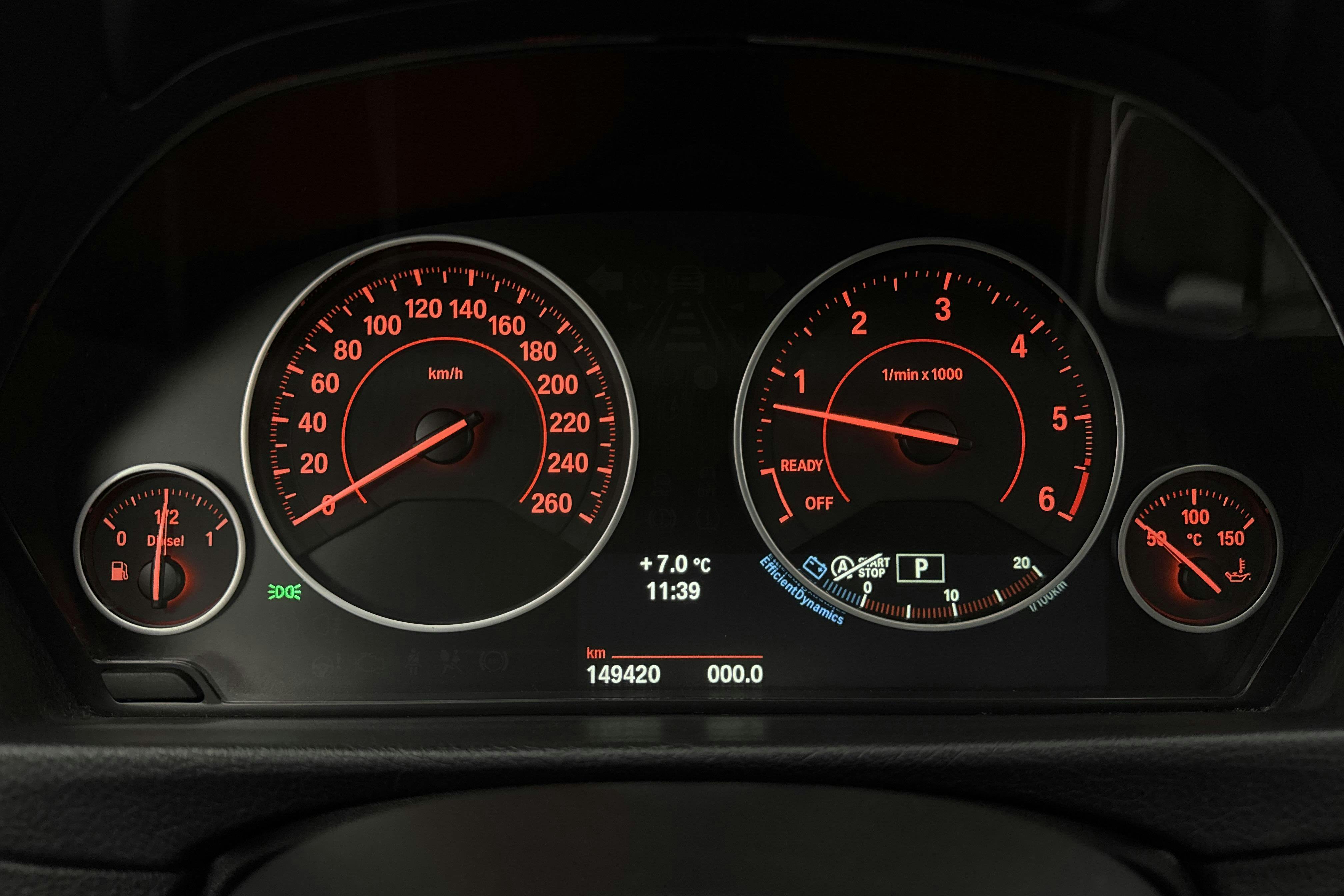BMW 330d Touring, F31 (258hk) - 149 420 km - Automatic - red - 2013