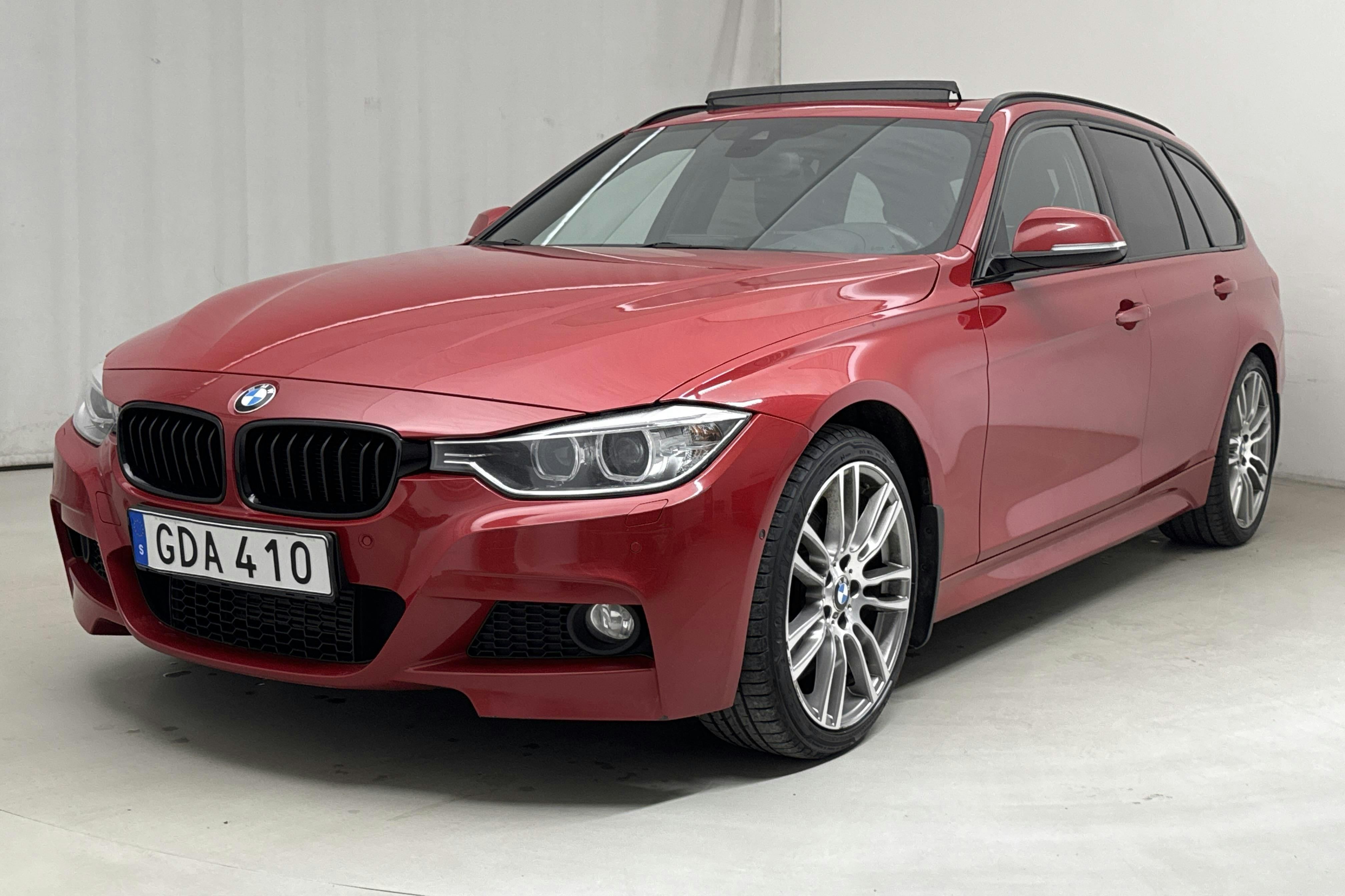 BMW 330d Touring, F31 (258hk) - 149 420 km - Automatic - red - 2013