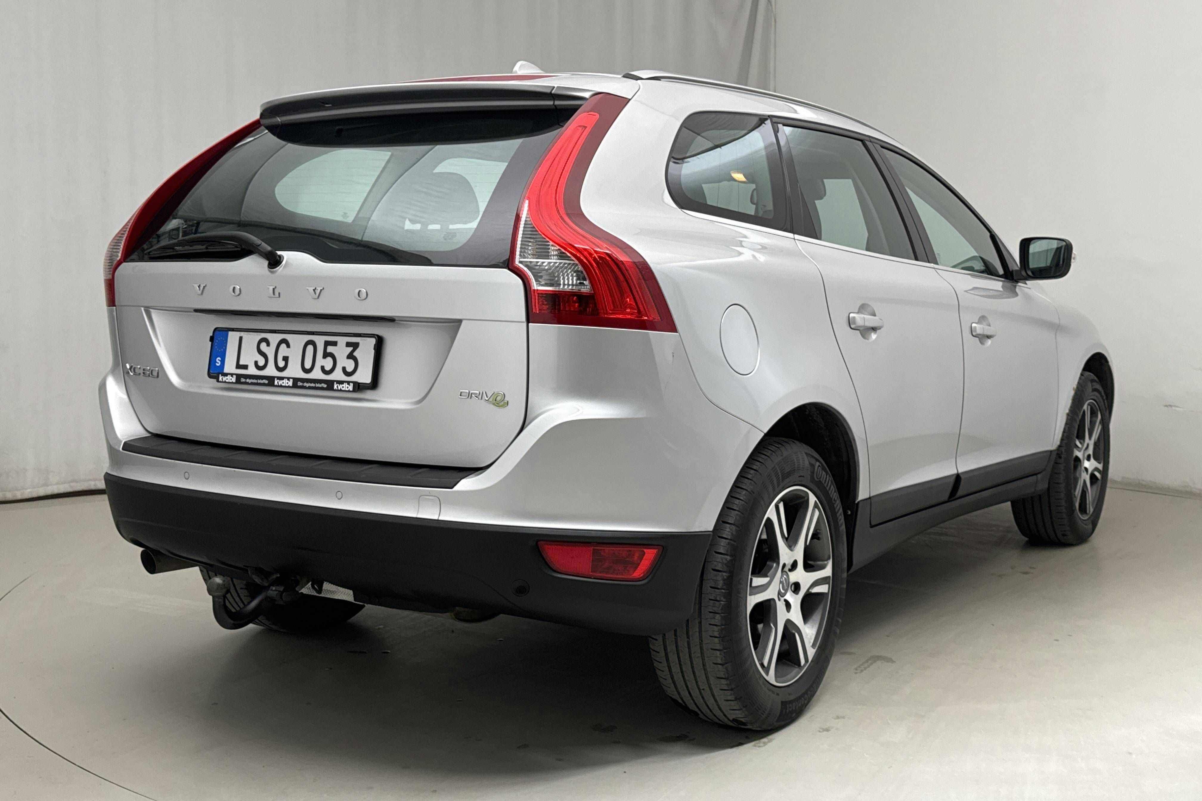 Volvo XC60 D3 2WD (163hk) - 190 310 km - Manualna - Light Grey - 2012