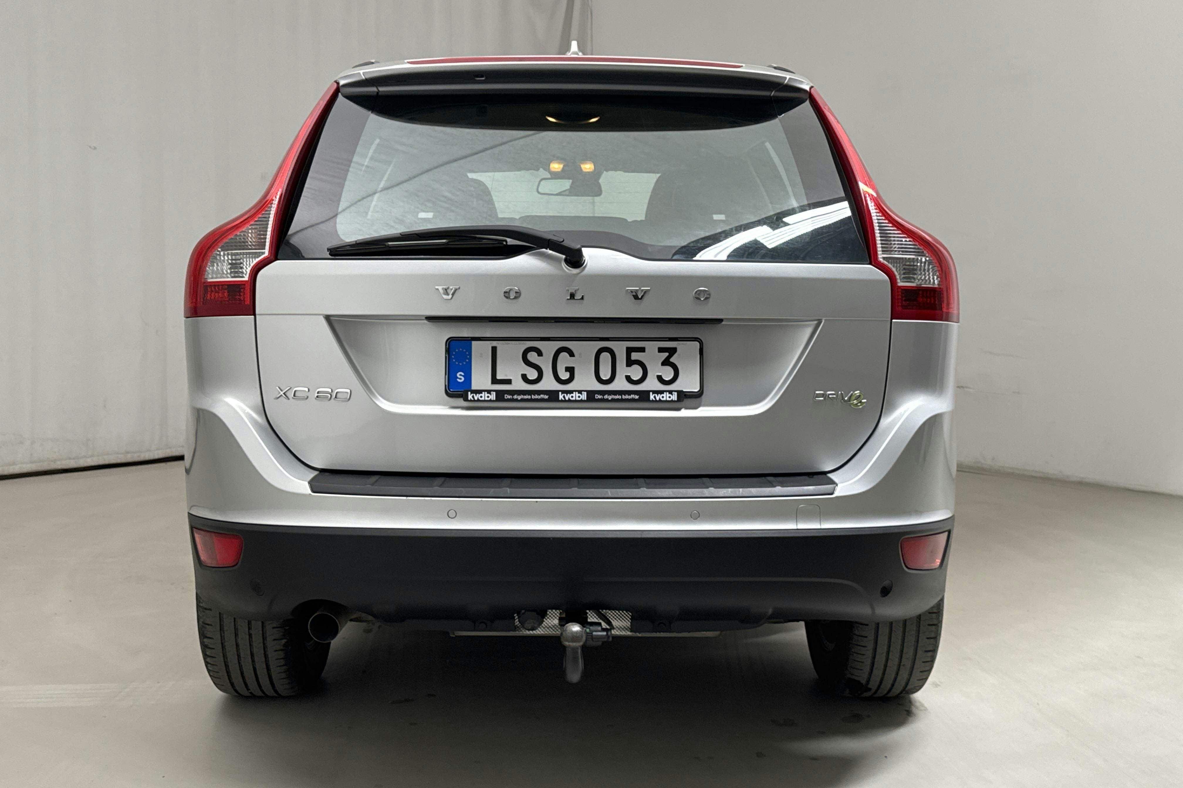Volvo XC60 D3 2WD (163hk) - 190 310 km - Manualna - Light Grey - 2012