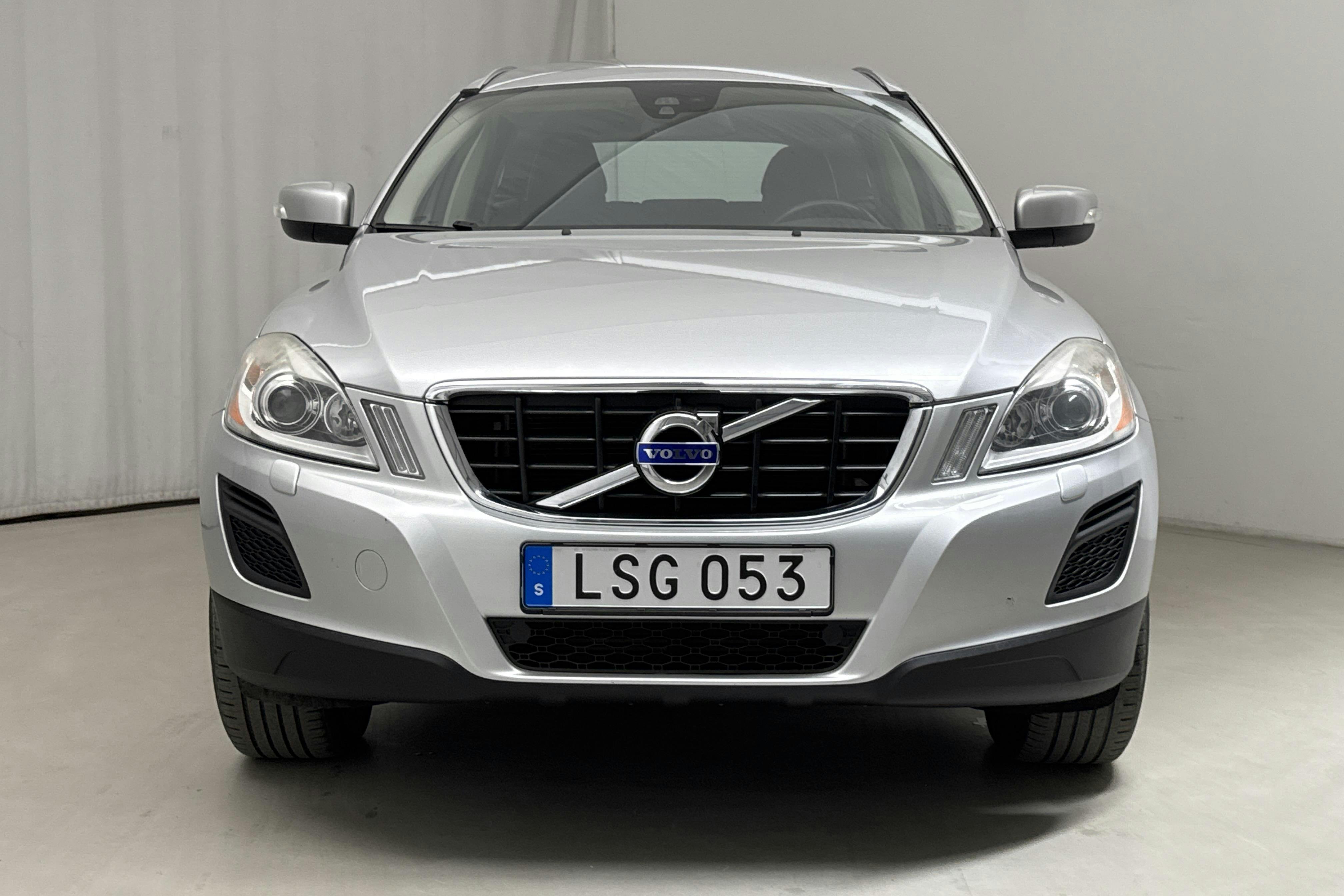 Volvo XC60 D3 2WD (163hk) - 190 310 km - Manualna - Light Grey - 2012