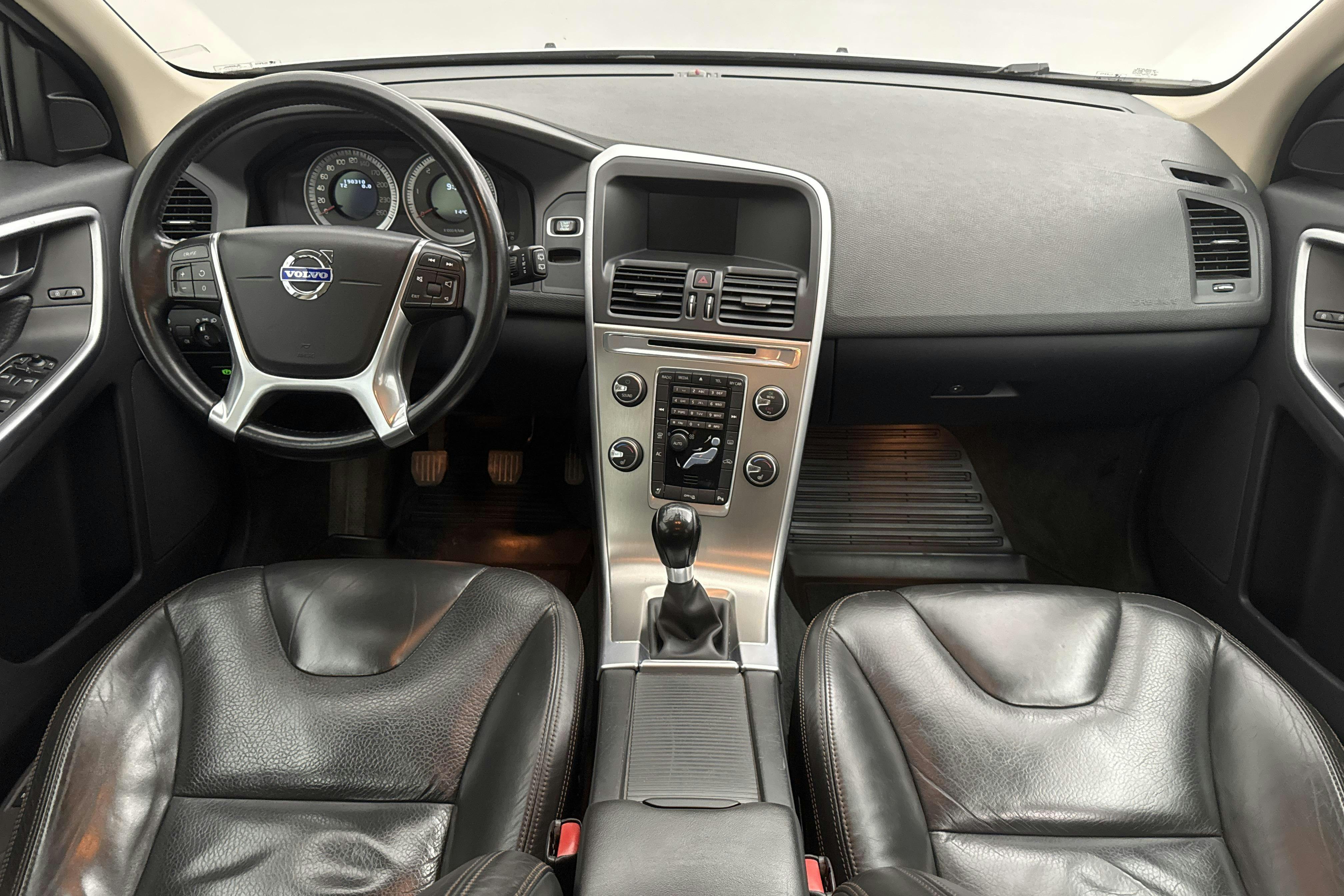 Volvo XC60 D3 2WD (163hk) - 190 310 km - Manualna - Light Grey - 2012