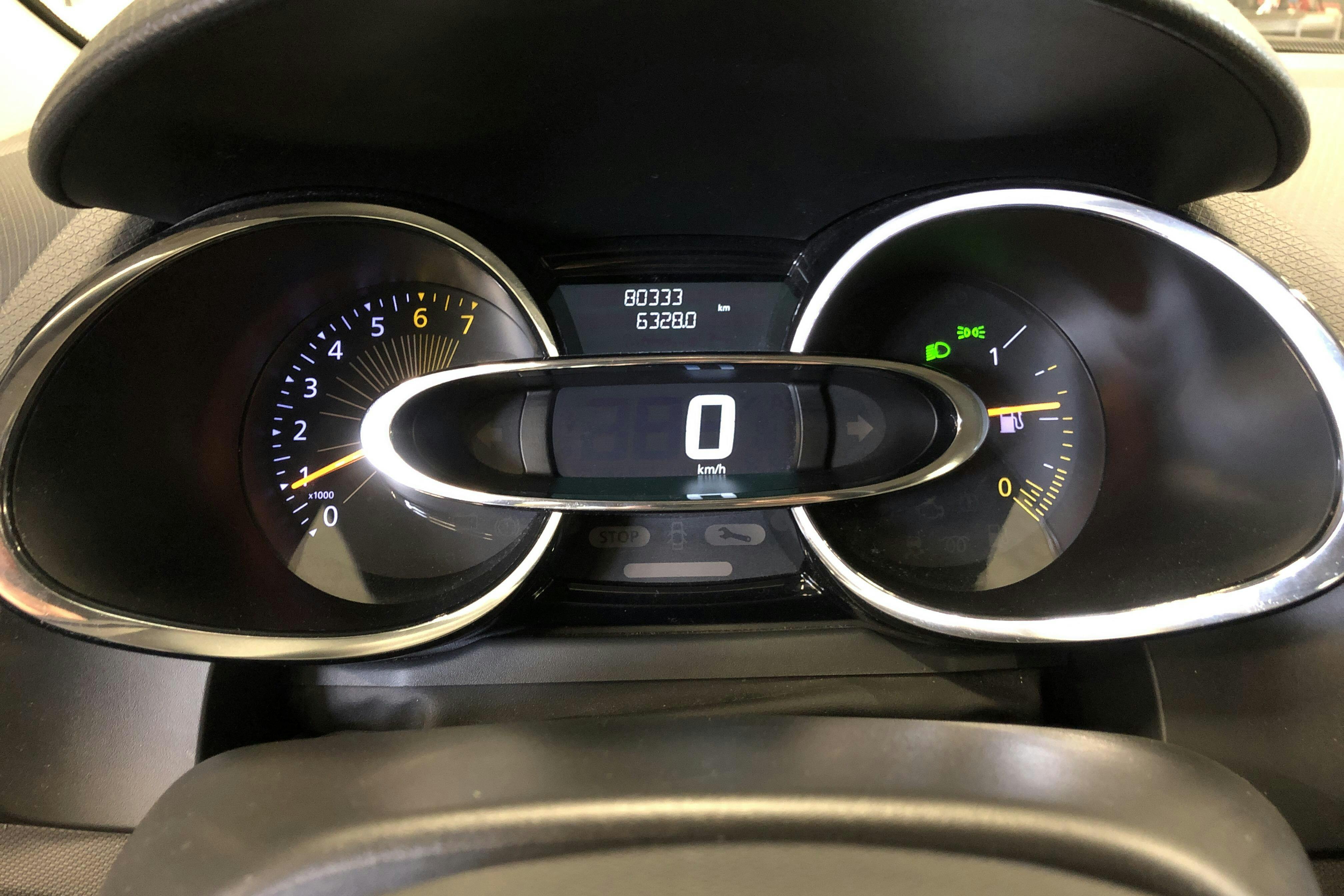 Renault Clio IV 1.2 16V 5dr (75hk) - 80 330 km - Manual - yellow - 2013