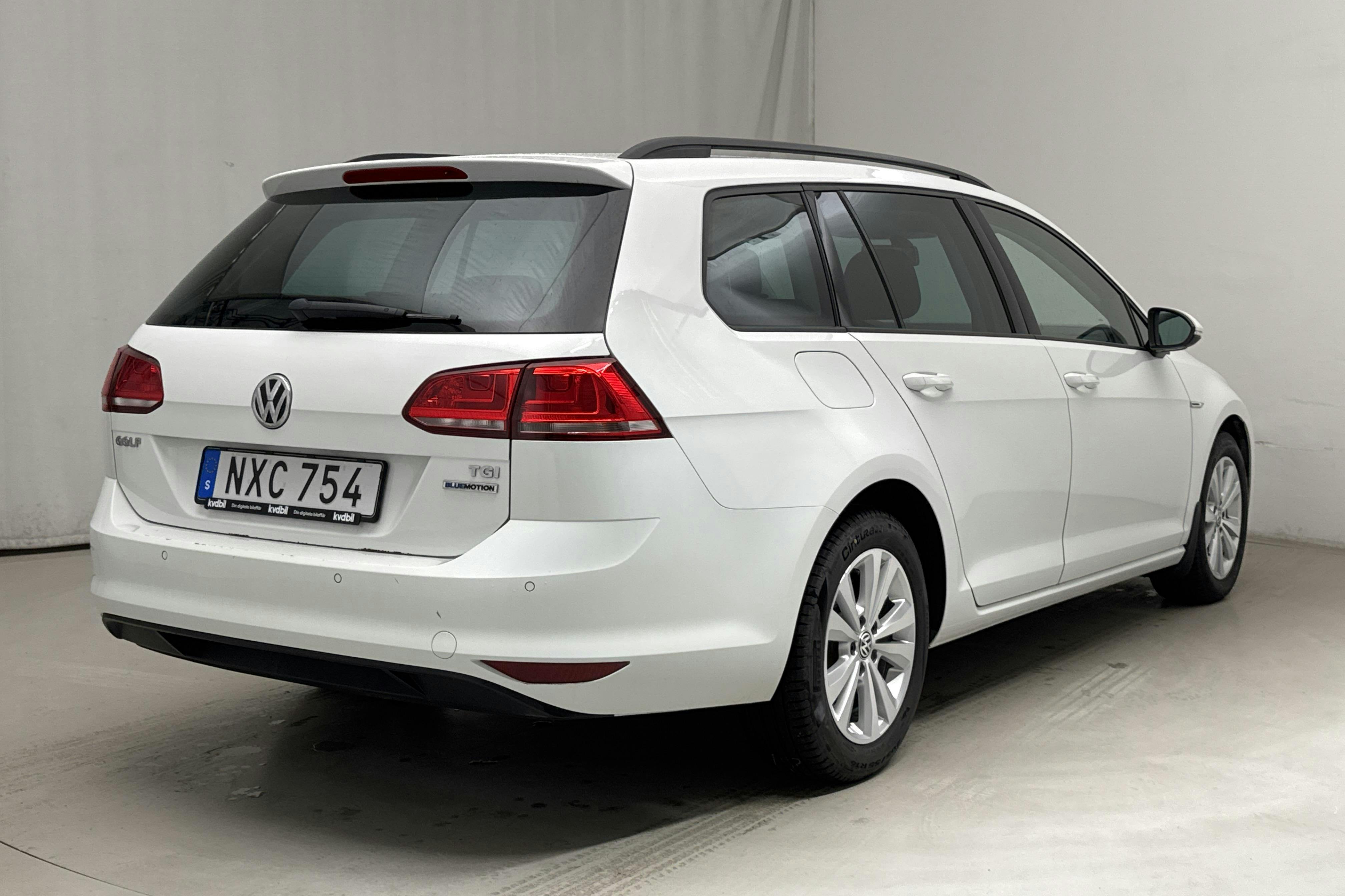 VW Golf VII 1.4 TGI BlueMotion Sportscombi (110hk) - 79 570 km - Automaatne - valge - 2016