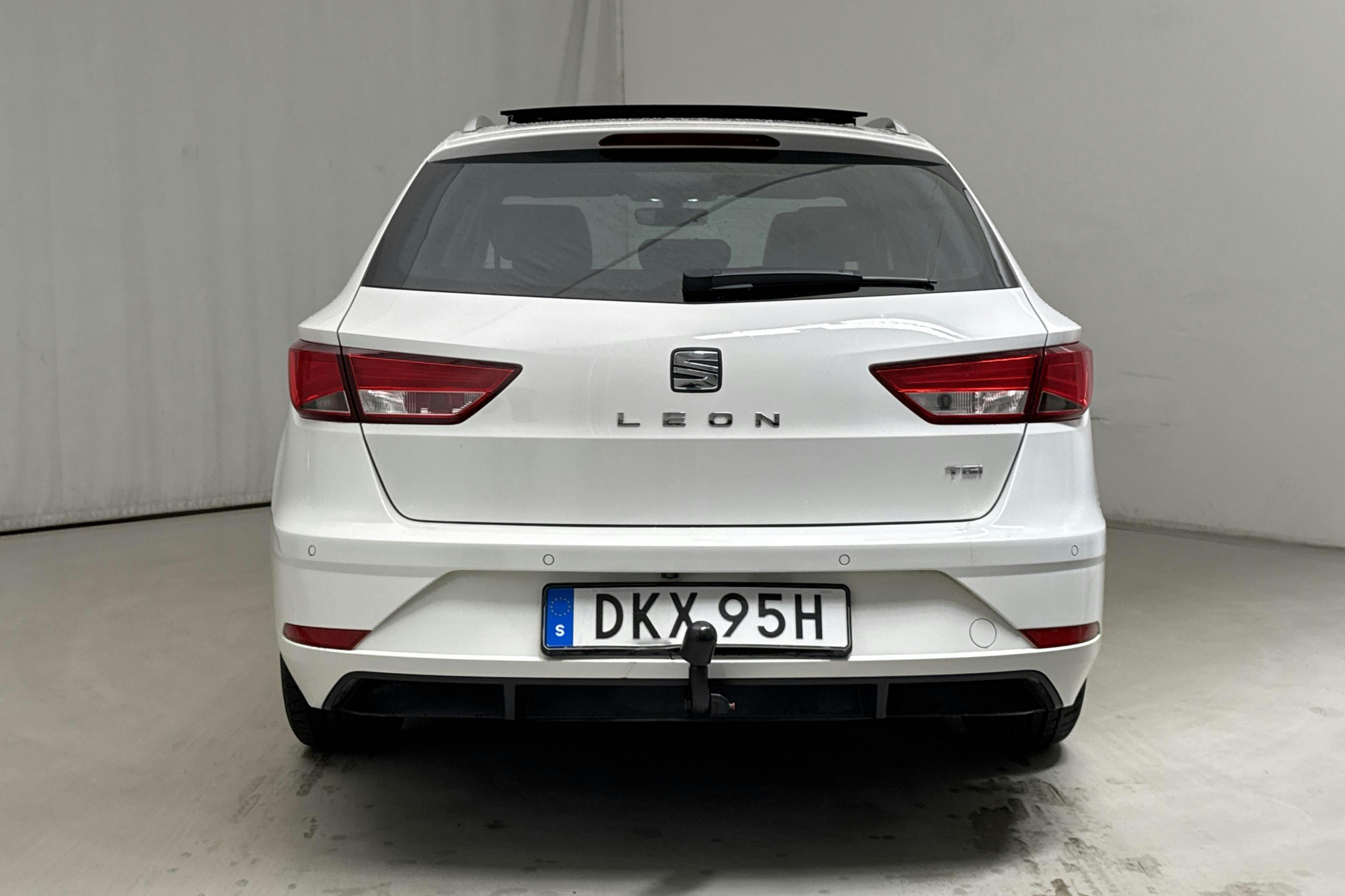 Seat Leon 1.5 TGI ST (130hk) - 50 440 km - Automaatne - valge - 2020
