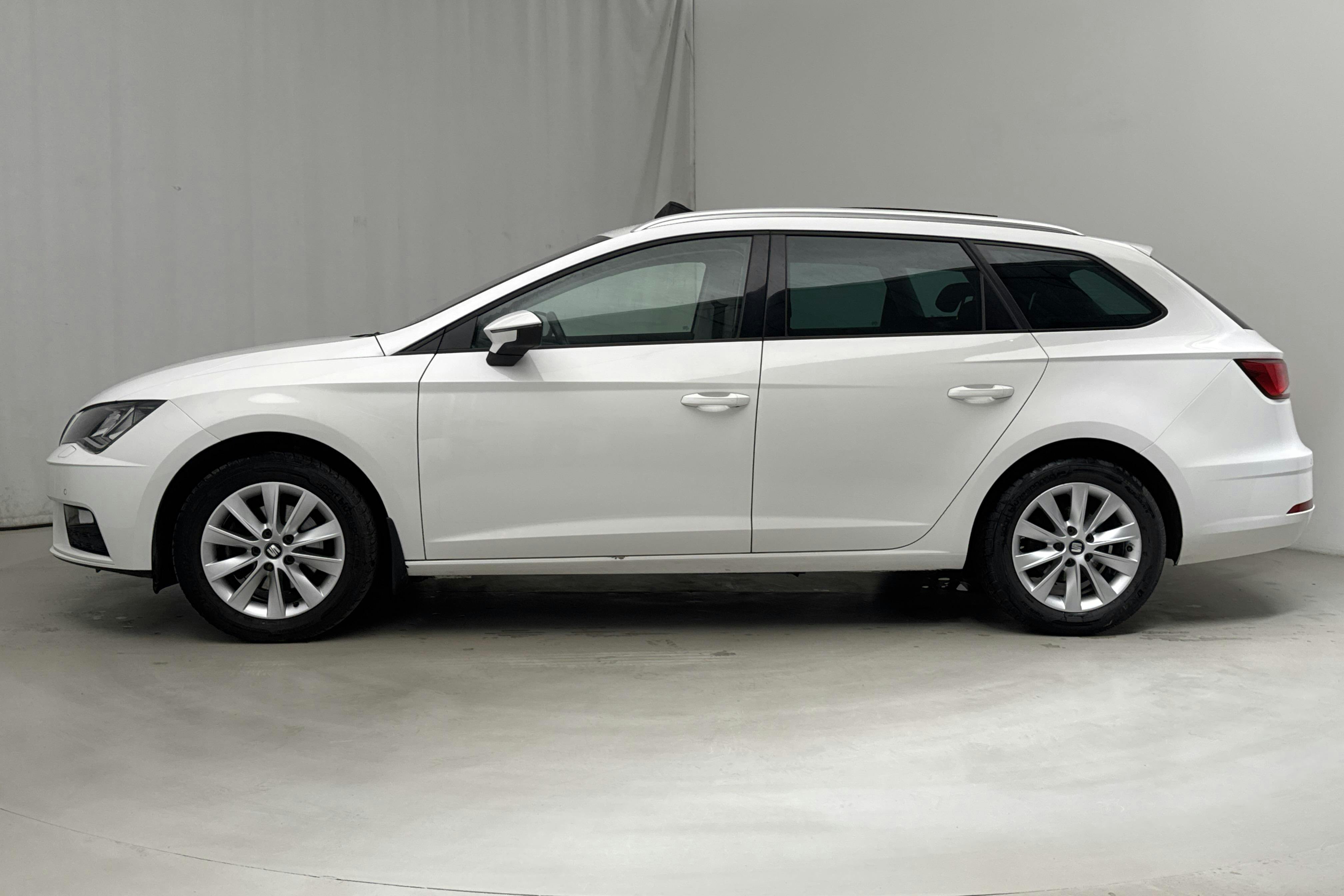 Seat Leon 1.5 TGI ST (130hk) - 50 440 km - Automaatne - valge - 2020
