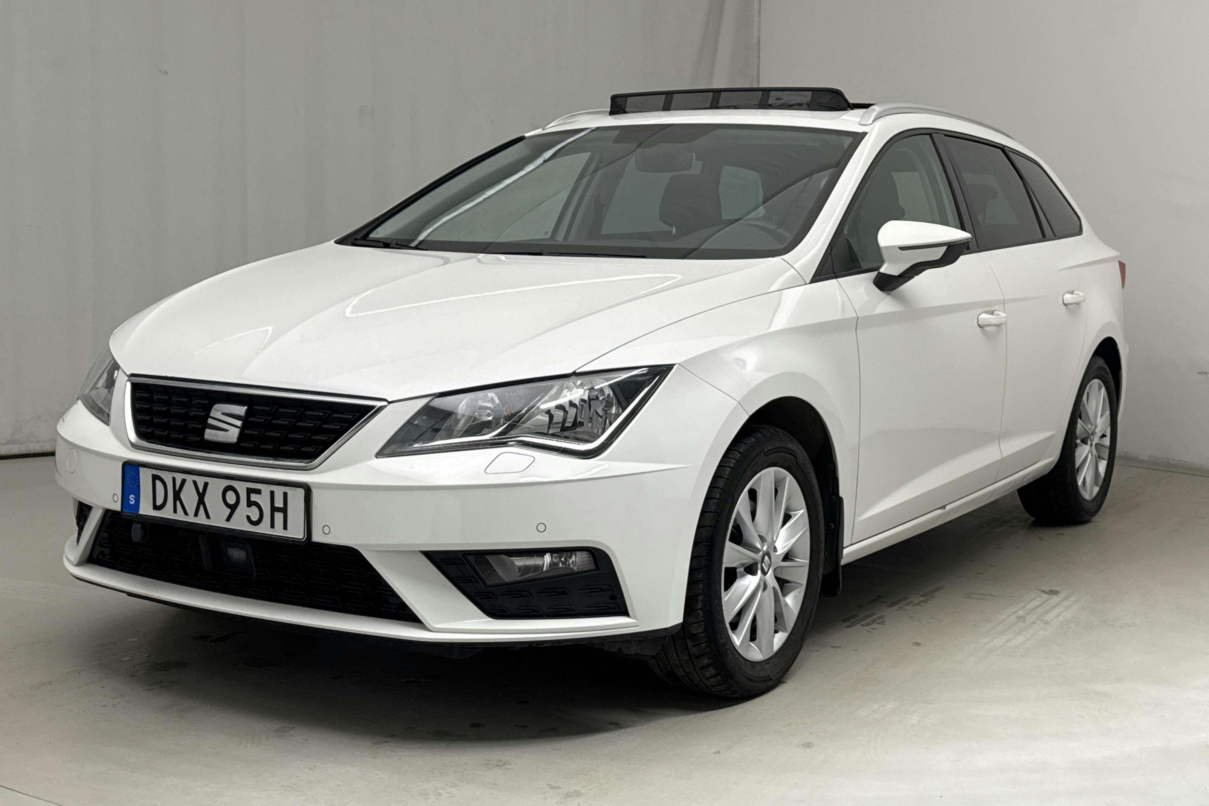 Seat Leon 1.5 TGI ST (130hk) - 50 440 km - Automaatne - valge - 2020