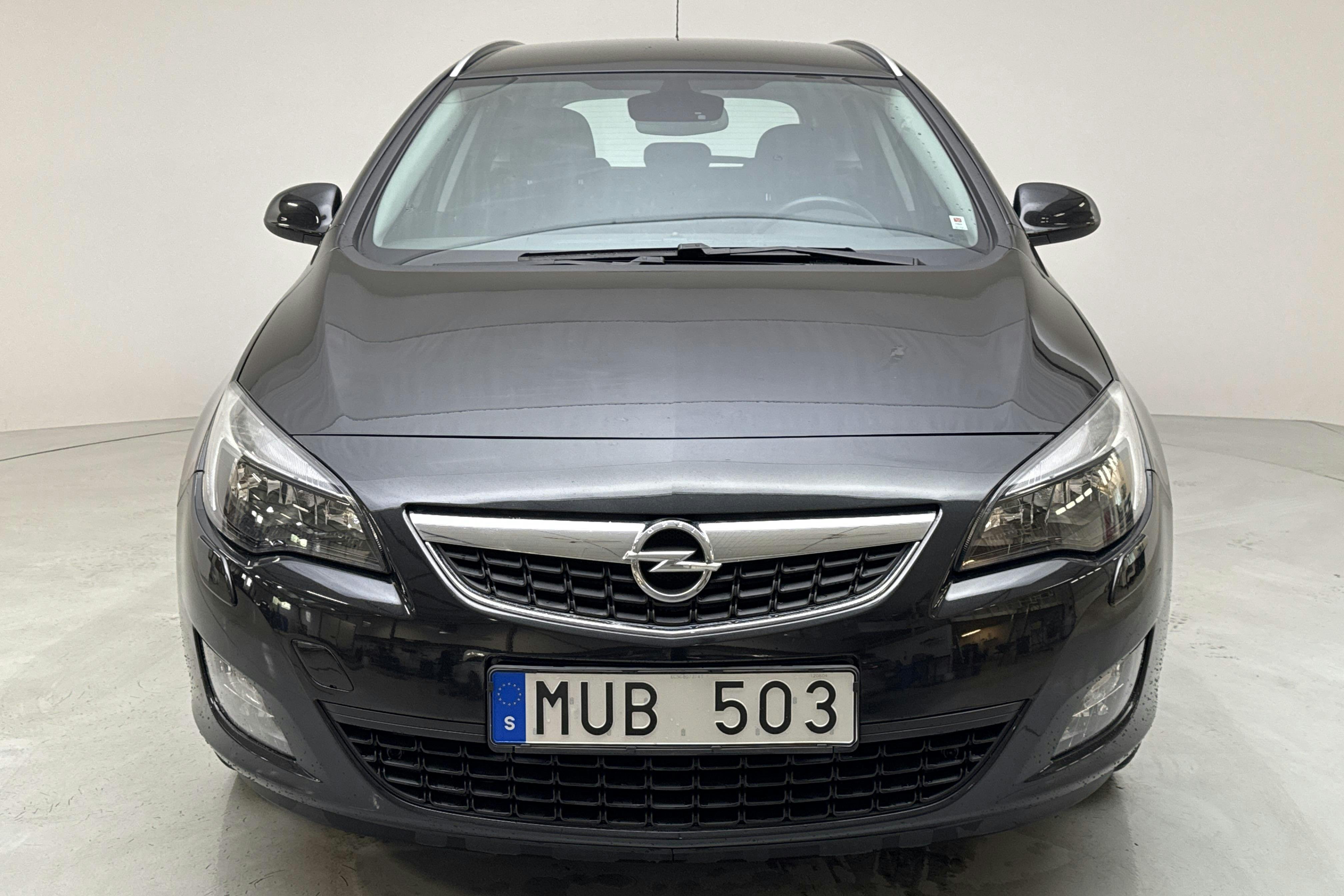 Opel Astra 1.4 Turbo ECOTEC Sports Tourer (140hk) - 119 450 km - Manual - black - 2012