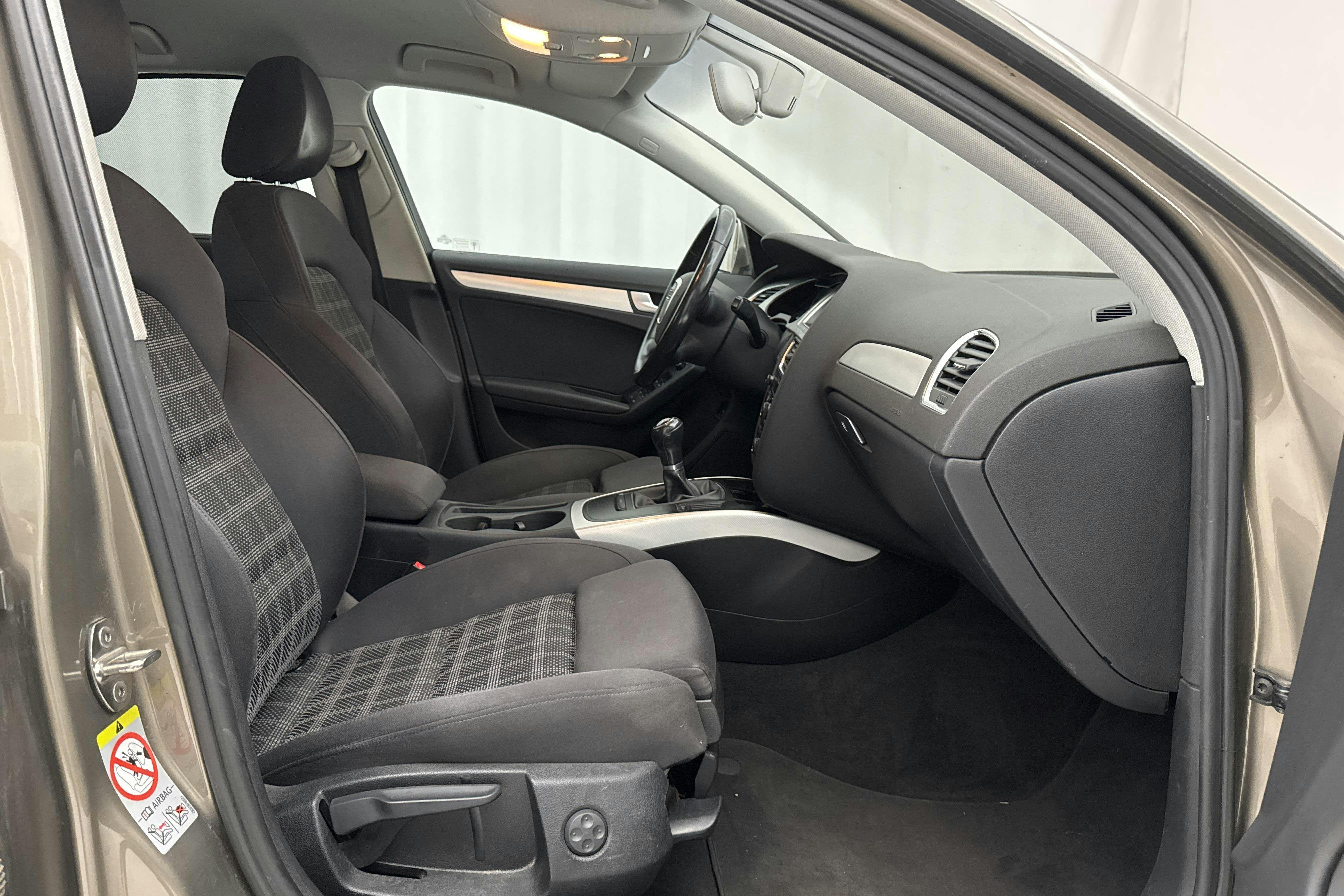Audi A4 2.0 TDI e (136hk) - 213 860 km - Manuaalinen - Light Brown - 2010