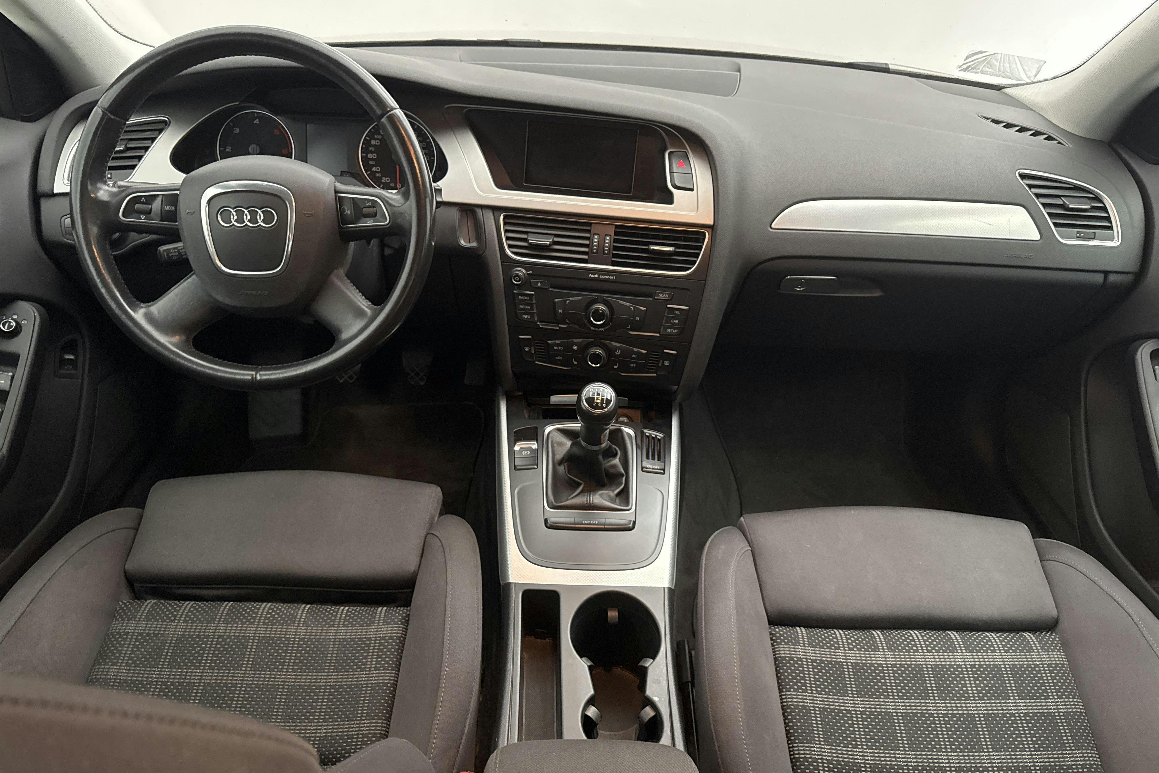 Audi A4 2.0 TDI e (136hk) - 213 860 km - Manuaalinen - Light Brown - 2010