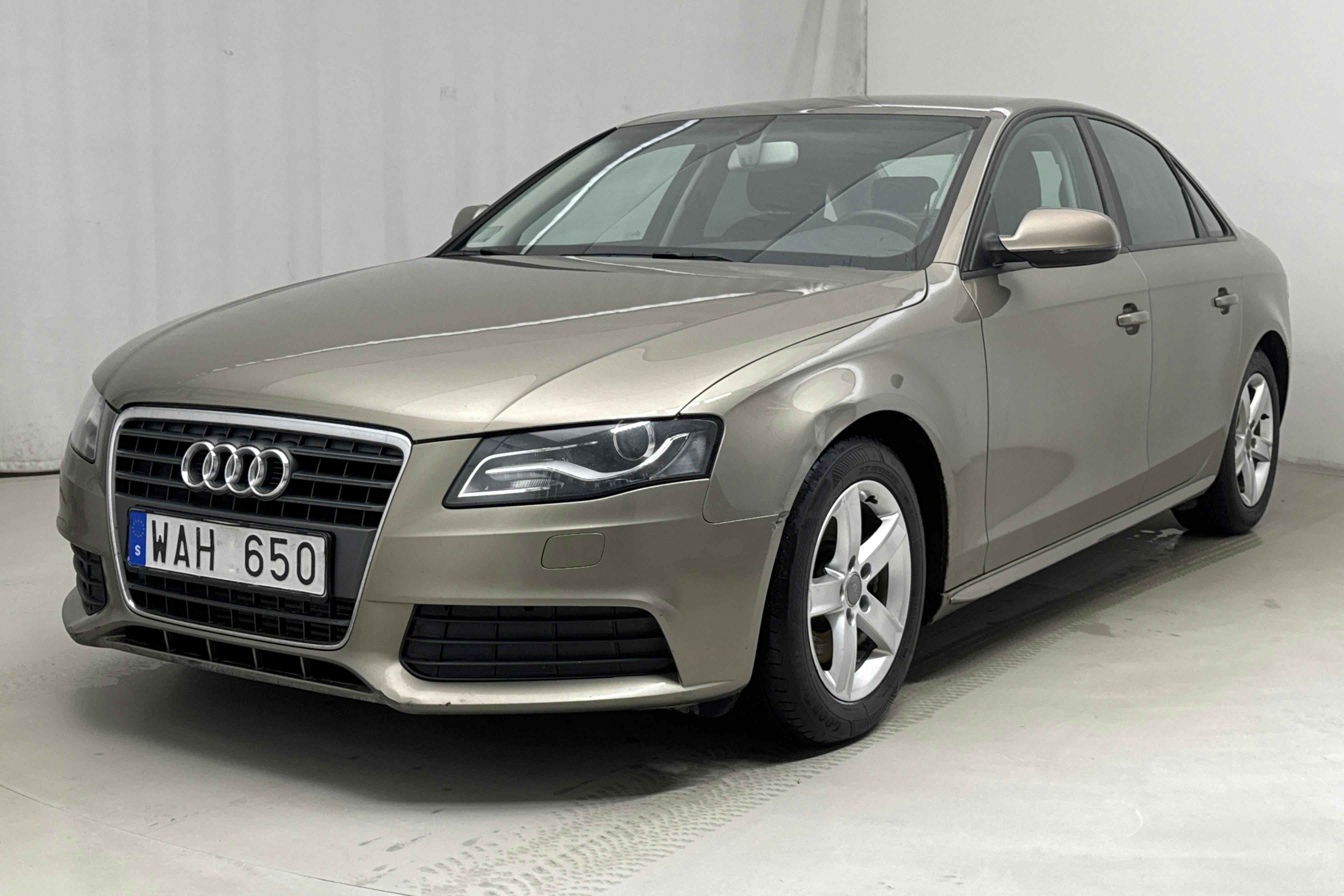 Audi A4 2.0 TDI e (136hk) - 213 860 km - Manuaalinen - Light Brown - 2010