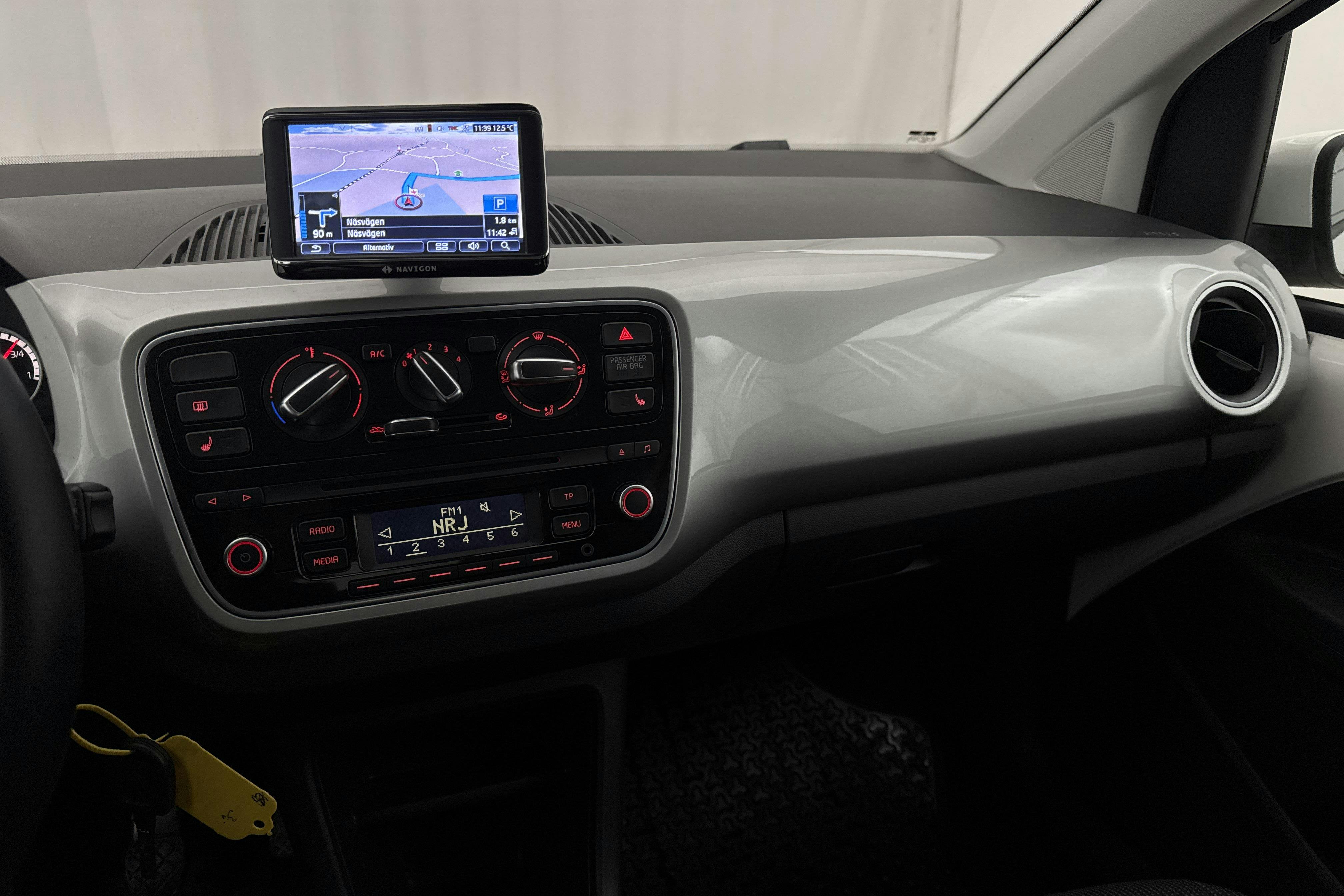 VW up! 1.0 5dr (75hk) - 97 210 km - Manual - white - 2014