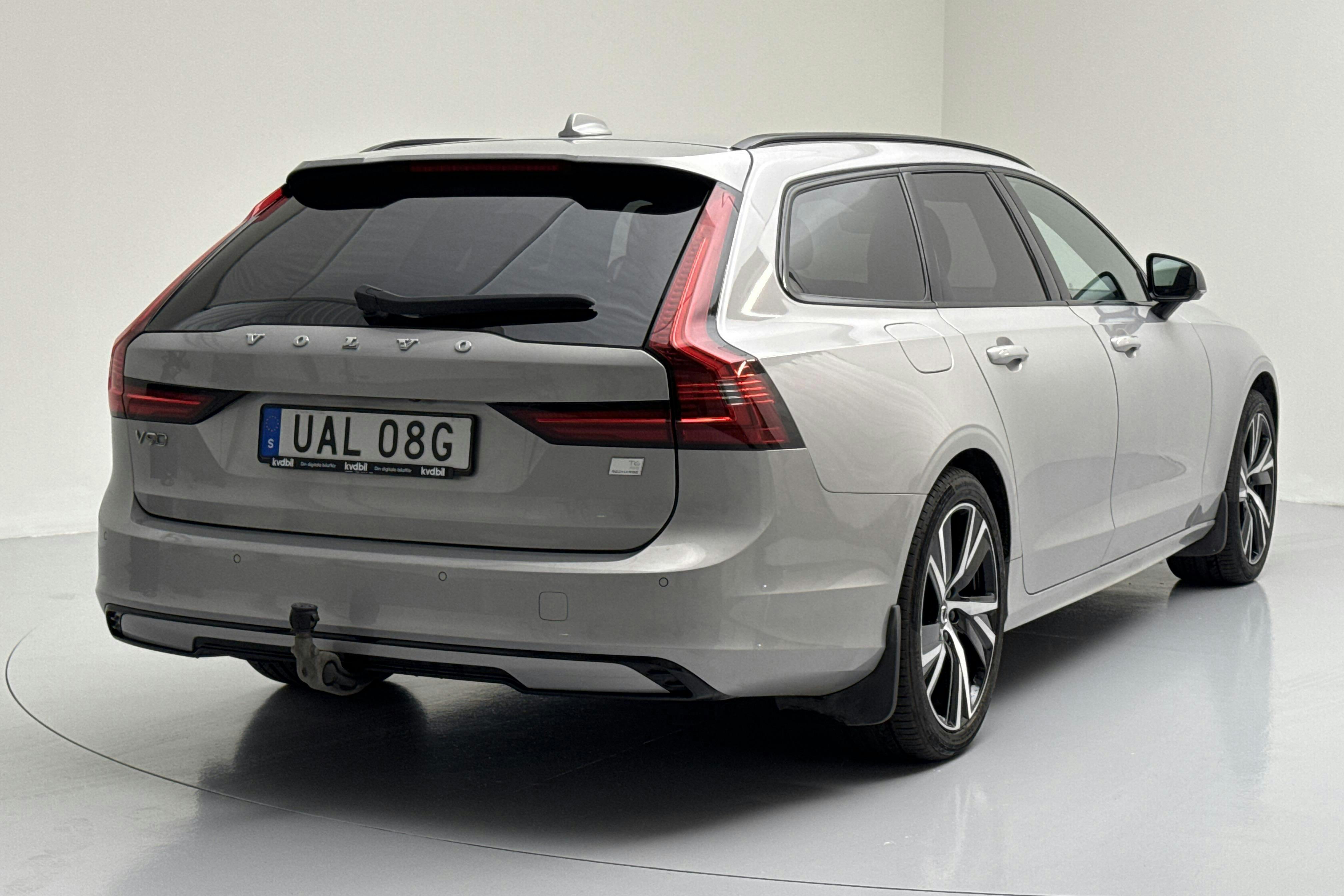 Volvo V90 T6 AWD Recharge (350hk) - 124 360 km - Automatic - silver - 2023