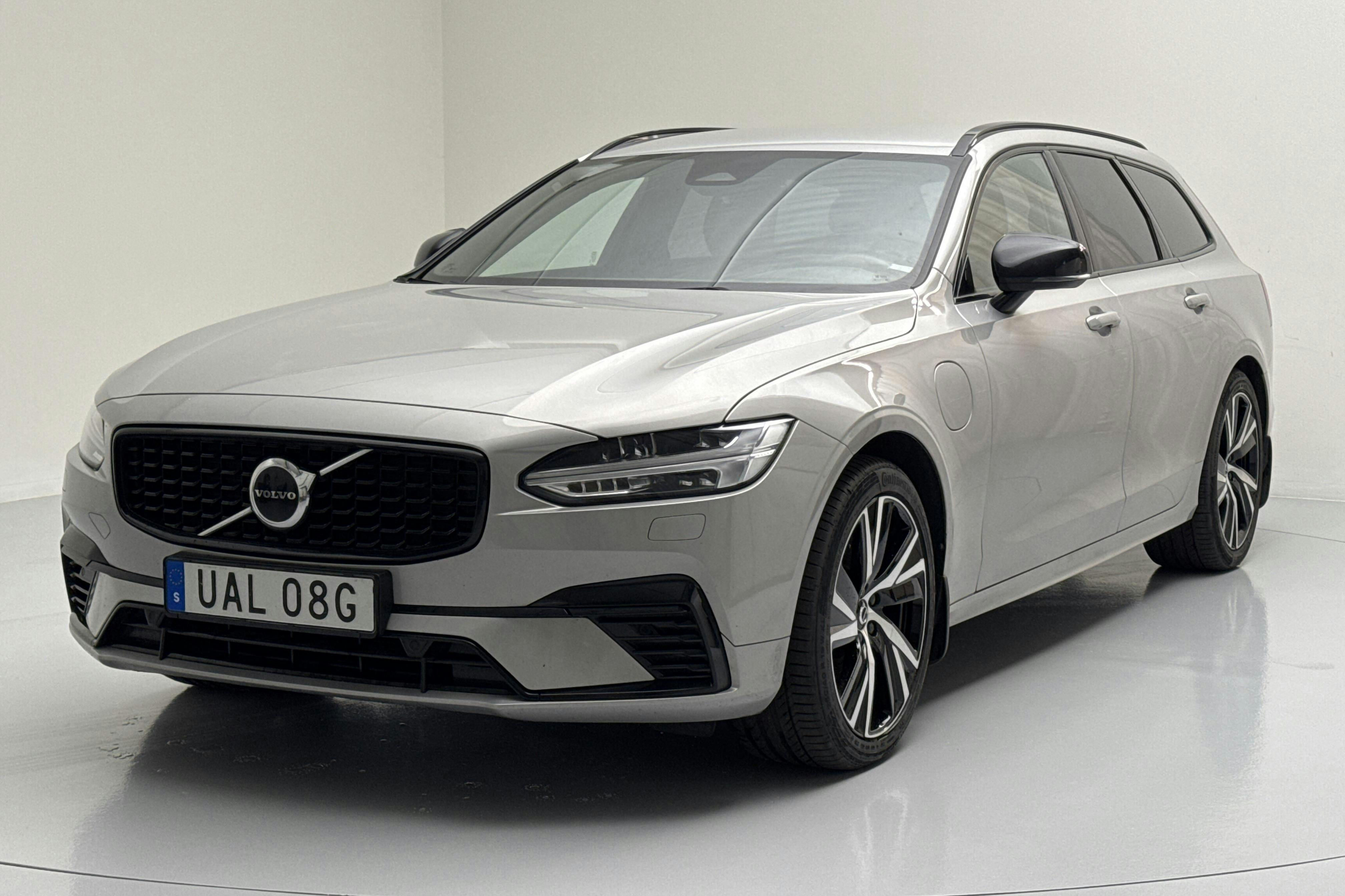 Volvo V90 T6 AWD Recharge (350hk) - 124 360 km - Automatic - silver - 2023