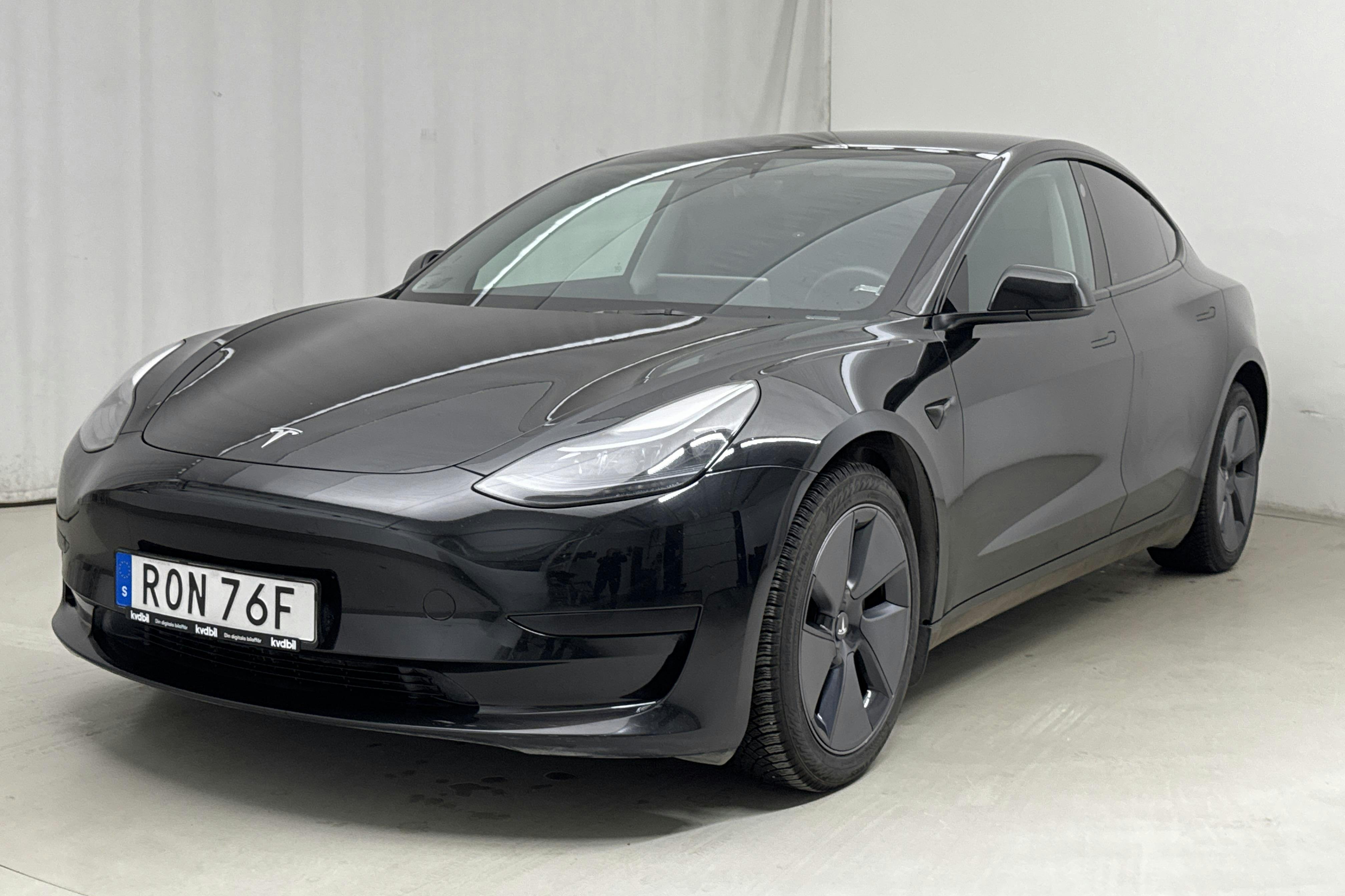 Tesla Model 3 Standard Range RWD - 60 800 km - Automatyczna - czarny - 2023