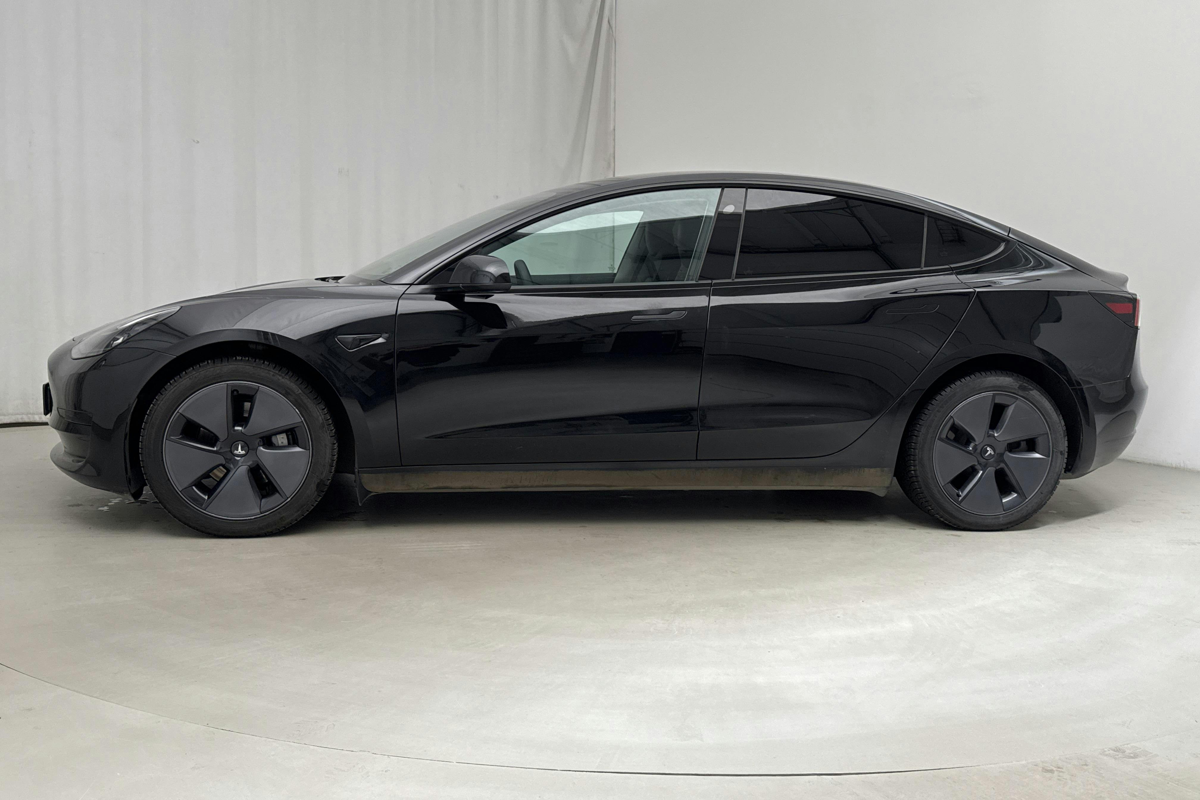 Tesla Model 3 Standard Range RWD - 60 800 km - Automatyczna - czarny - 2023