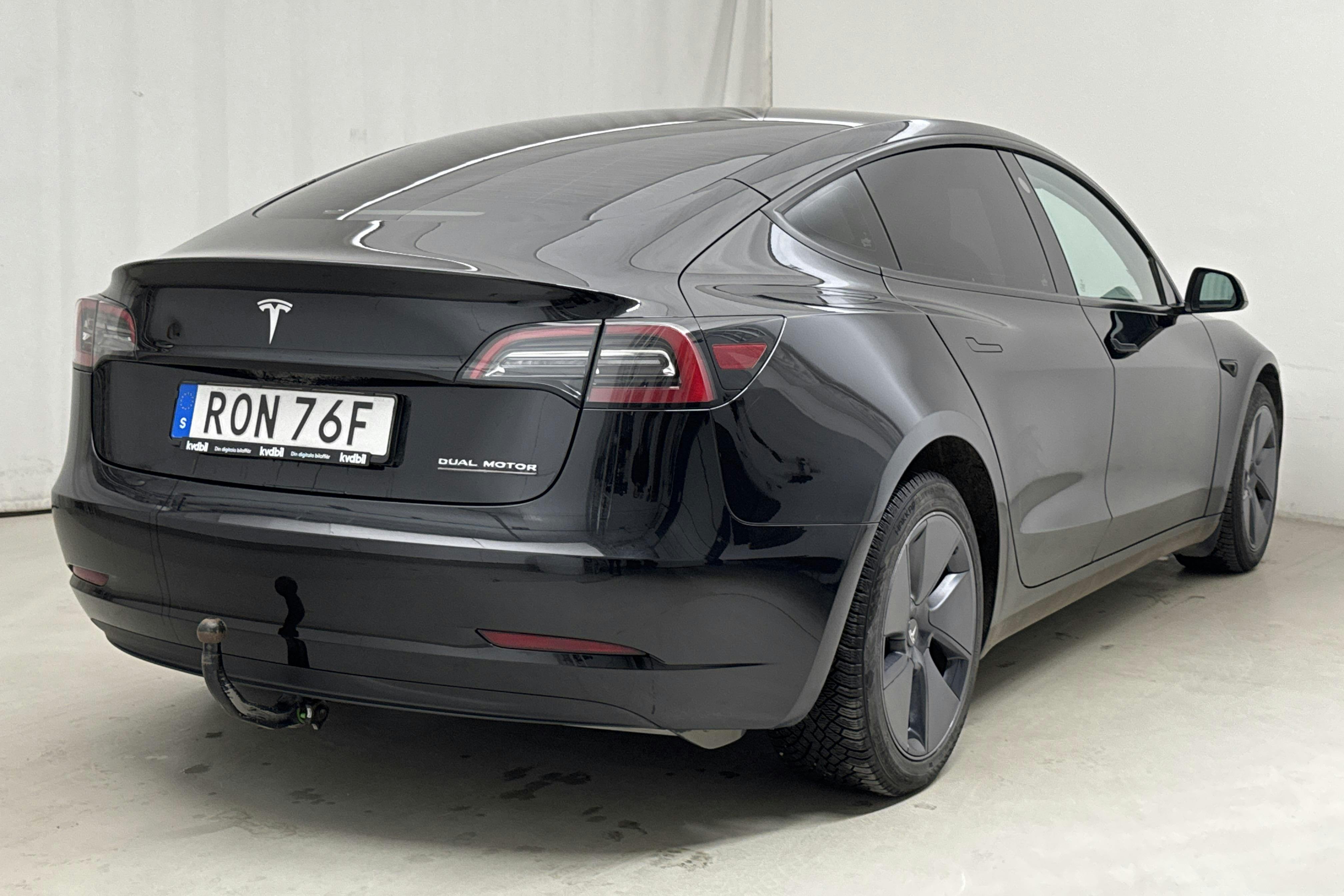 Tesla Model 3 Standard Range RWD - 60 800 km - Automatyczna - czarny - 2023
