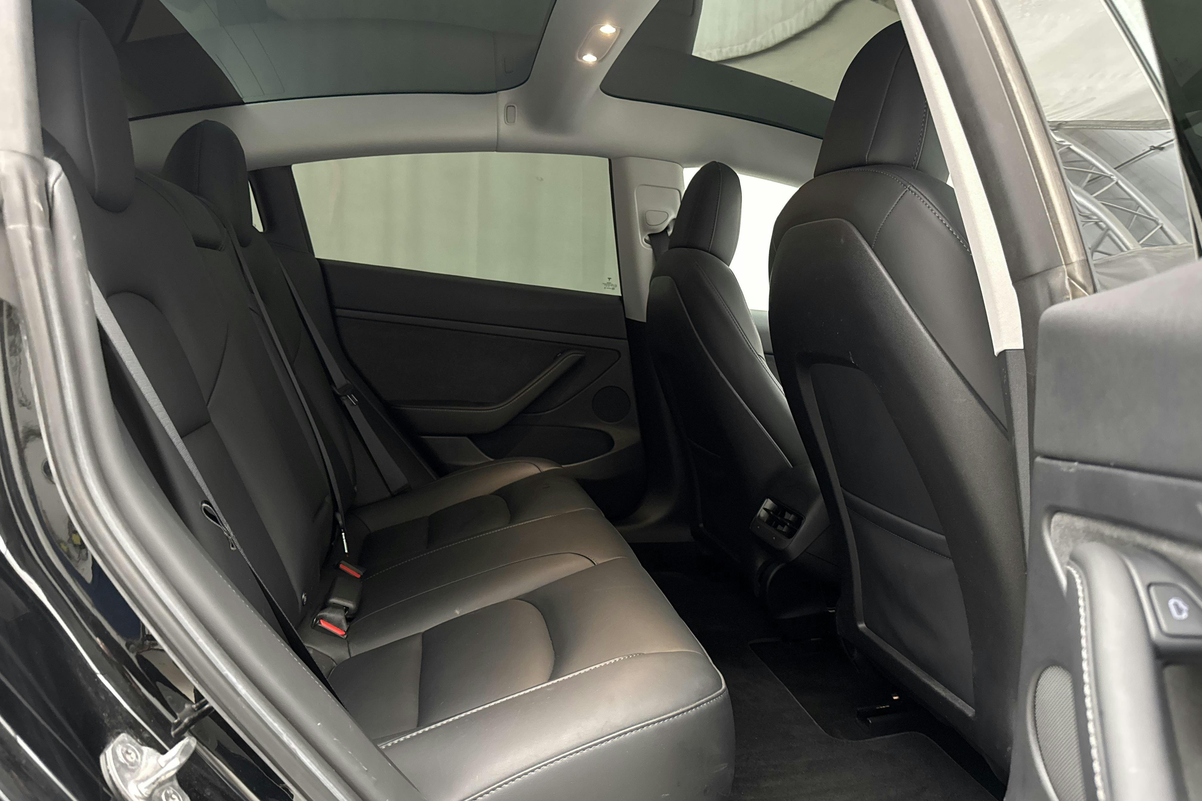 Tesla Model 3 Standard Range RWD - 60 800 km - Automatyczna - czarny - 2023