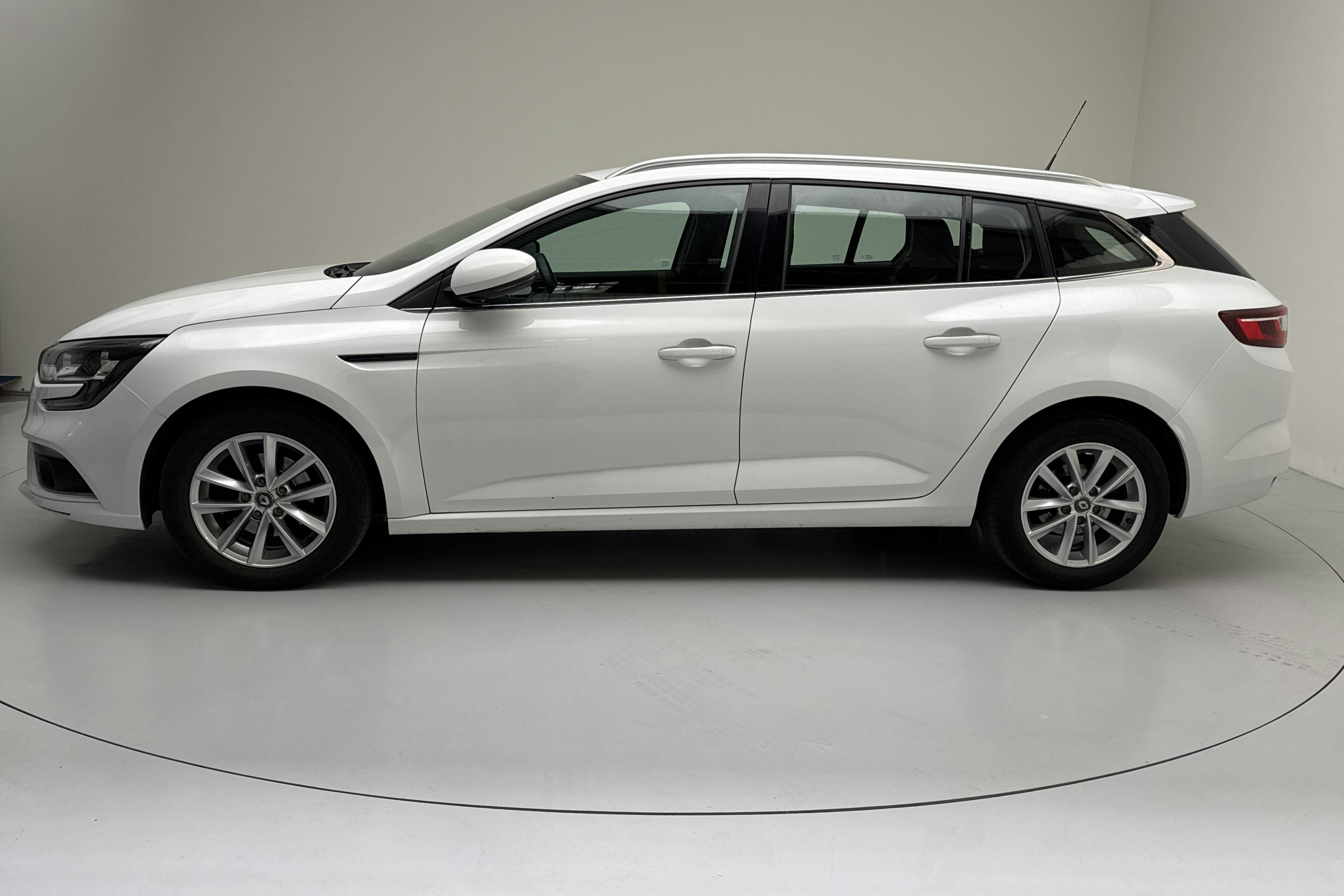 Renault Mégane 1.5 dCi Sport Tourer (115hk) - 7 267 mil - Automat - vit - 2020