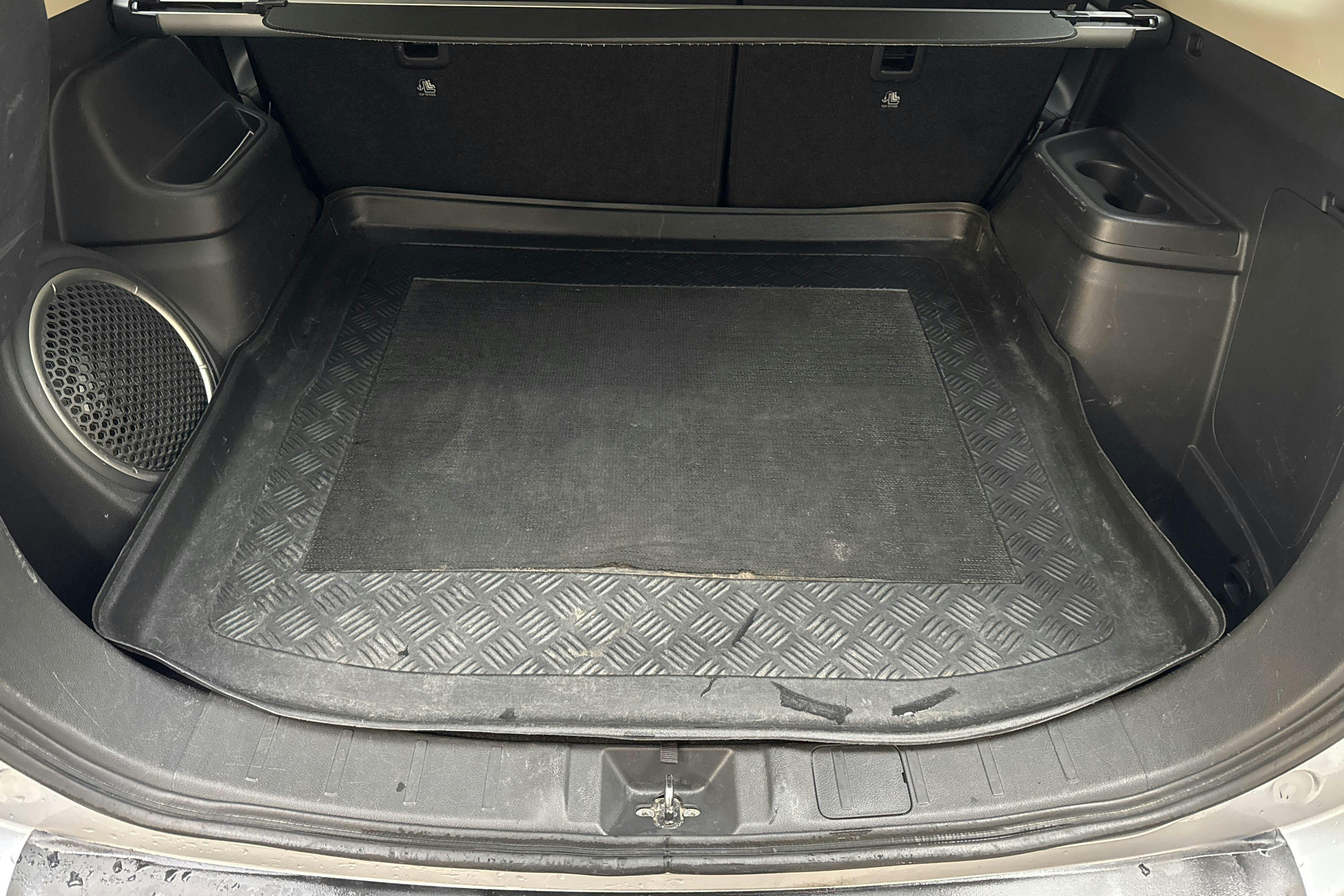 Mitsubishi Outlander 2.0 Plug-in Hybrid 4WD (121hk) - 149 620 km - Automatic - silver - 2015