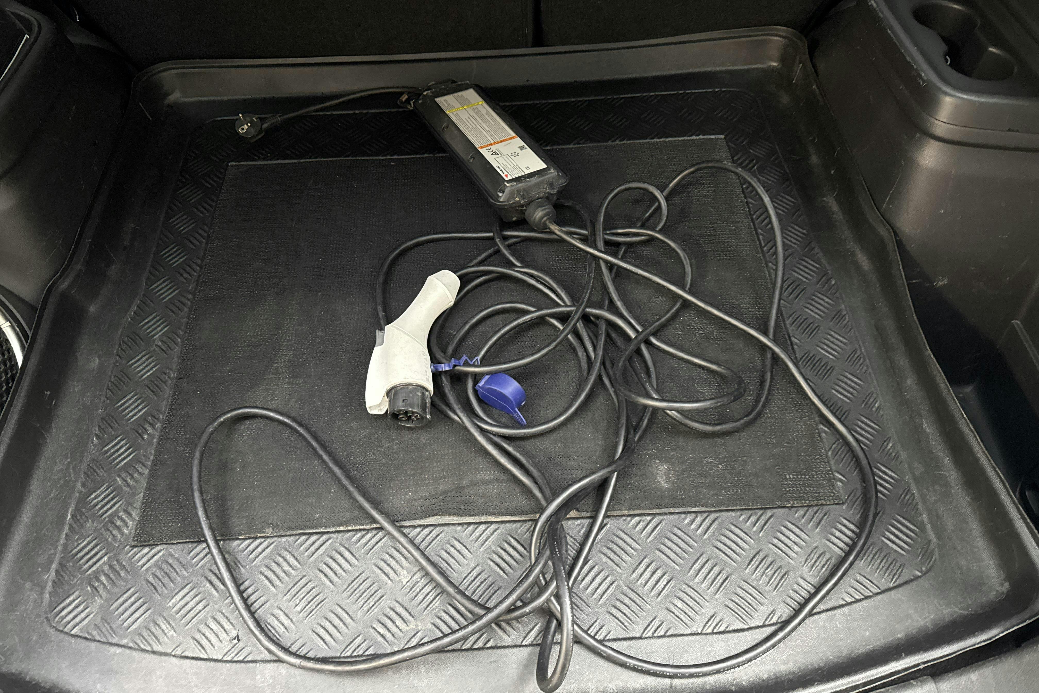 Mitsubishi Outlander 2.0 Plug-in Hybrid 4WD (121hk) - 149 620 km - Automatic - silver - 2015